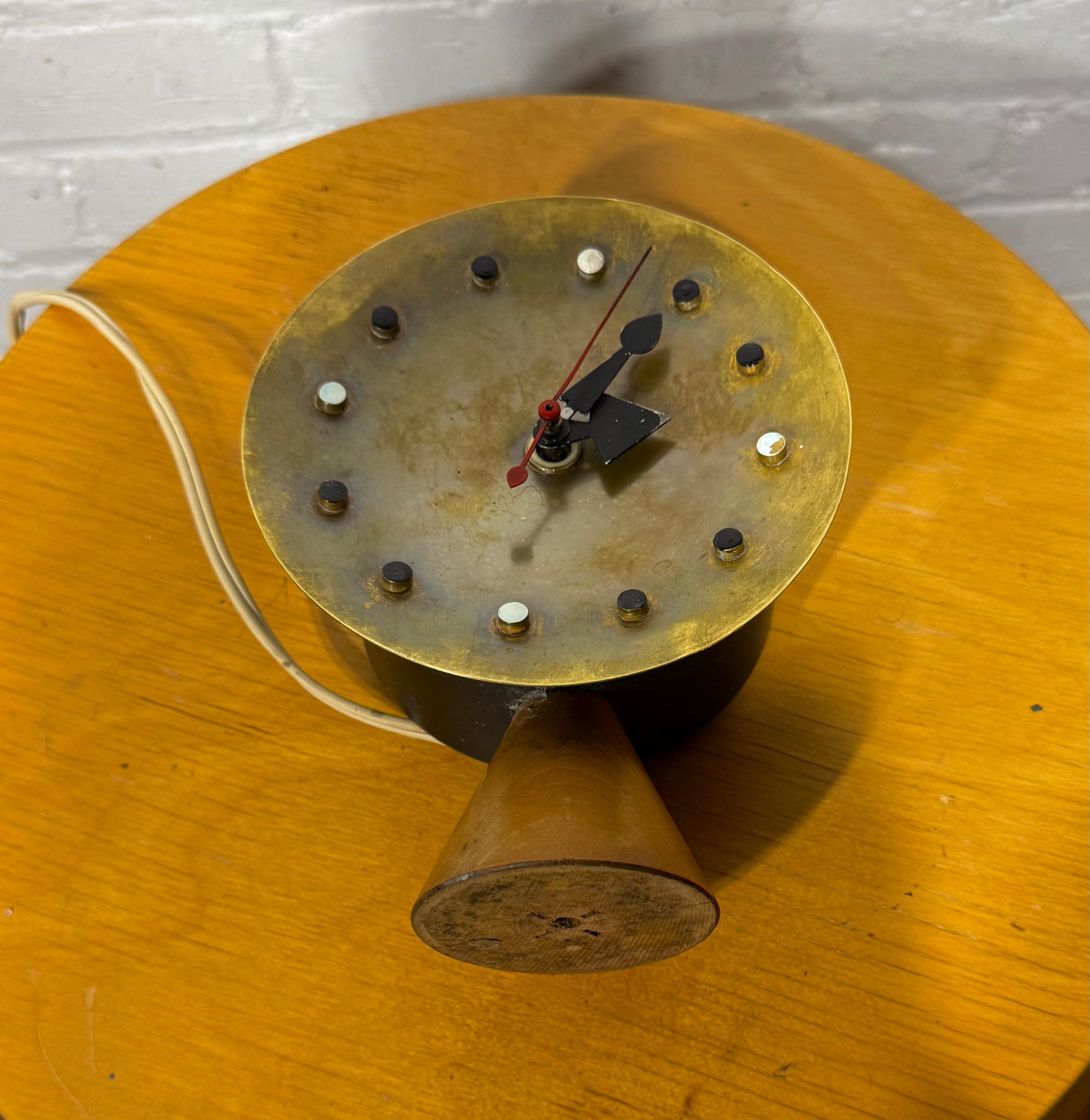 Early George Nelson Howard Miller Table Desk Clock 1949/1950 Mid Century Modern In Good Condition For Sale In Buffalo, NY