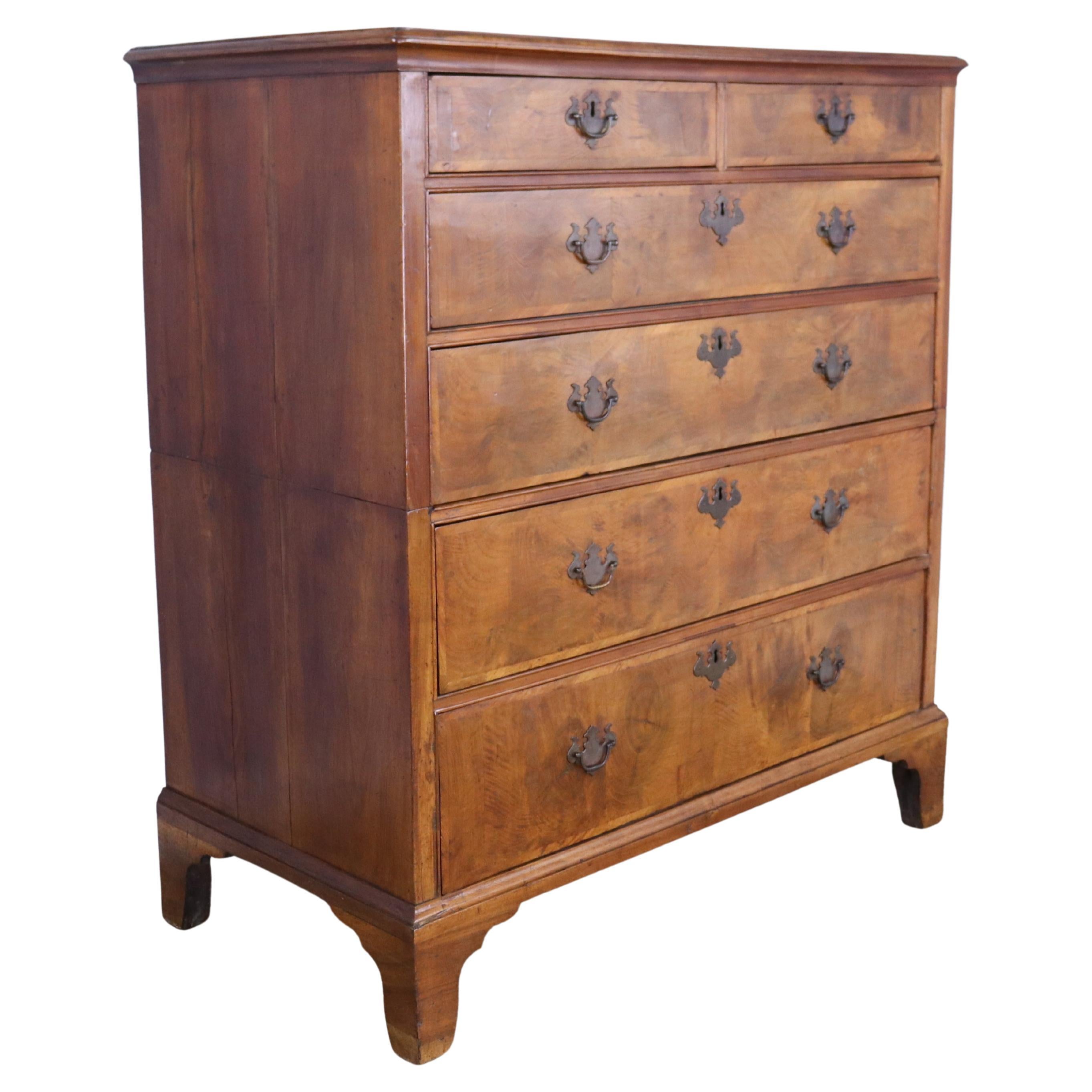 Early Georgian Burr Walnut 2 Over 4 Chest of Drawers, George I Period For Sale