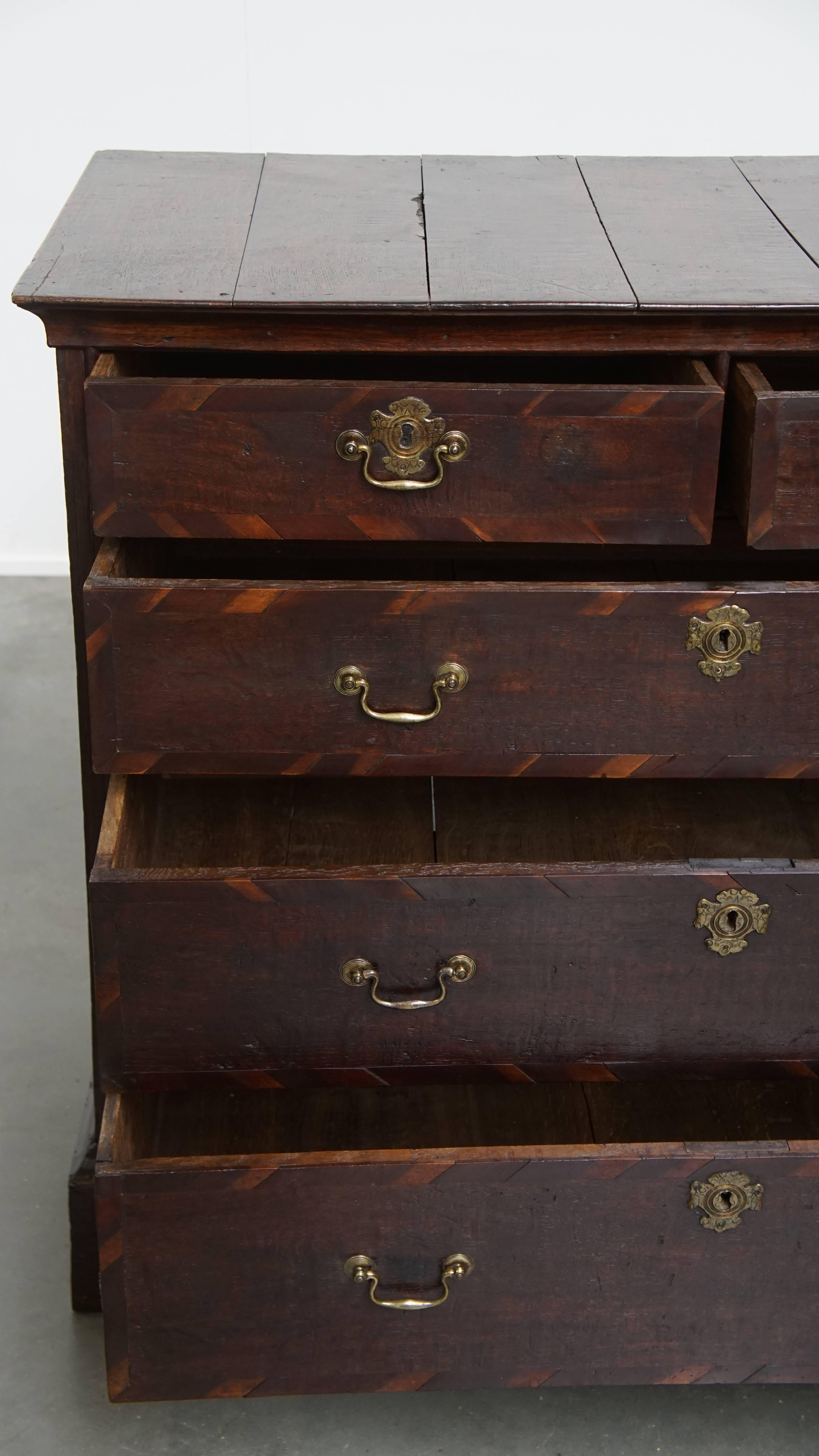 Wood Early Georgian English Antique Oak Chest of Drawers For Sale