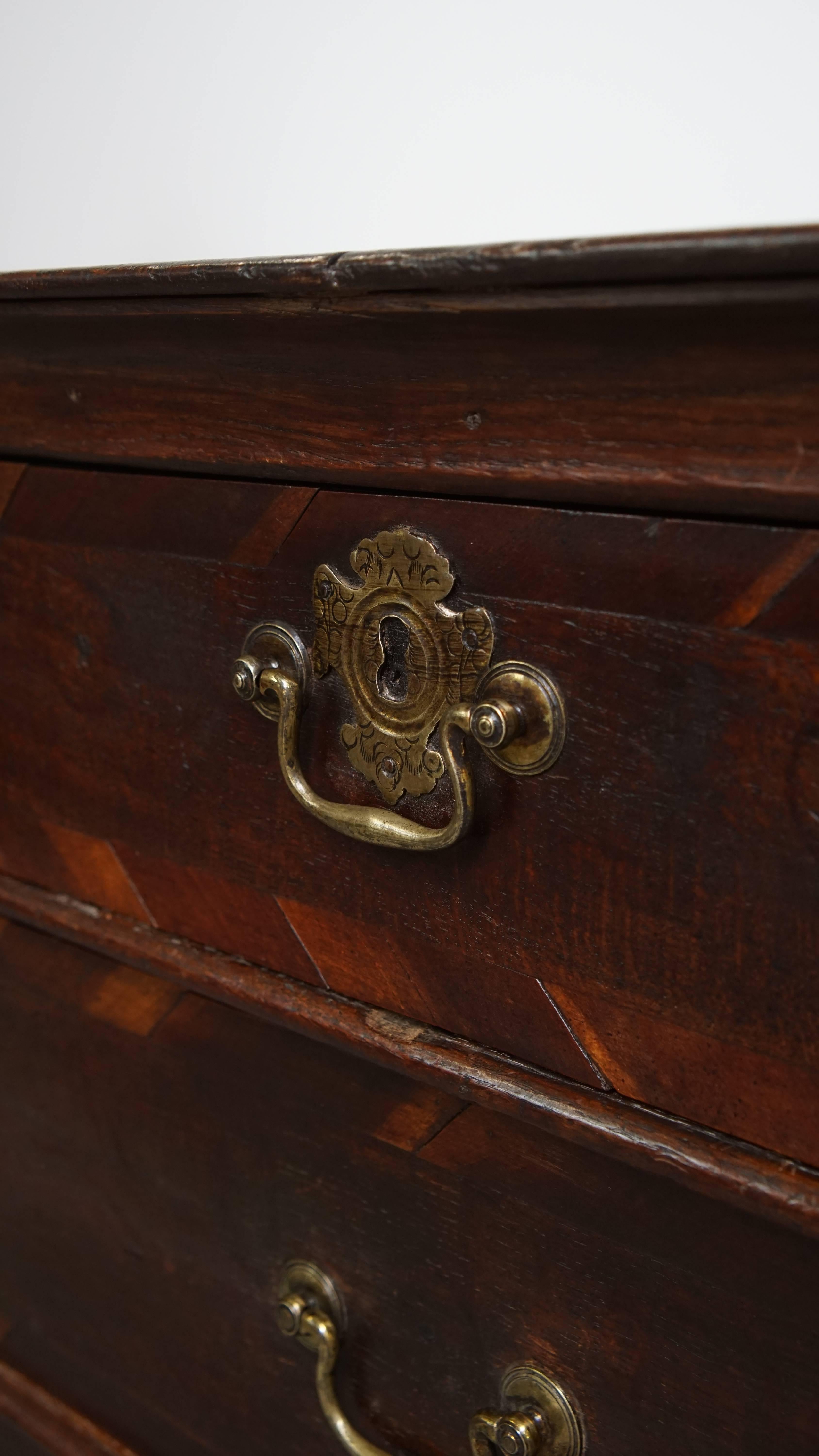 Early Georgian English Antique Oak Chest of Drawers For Sale 1