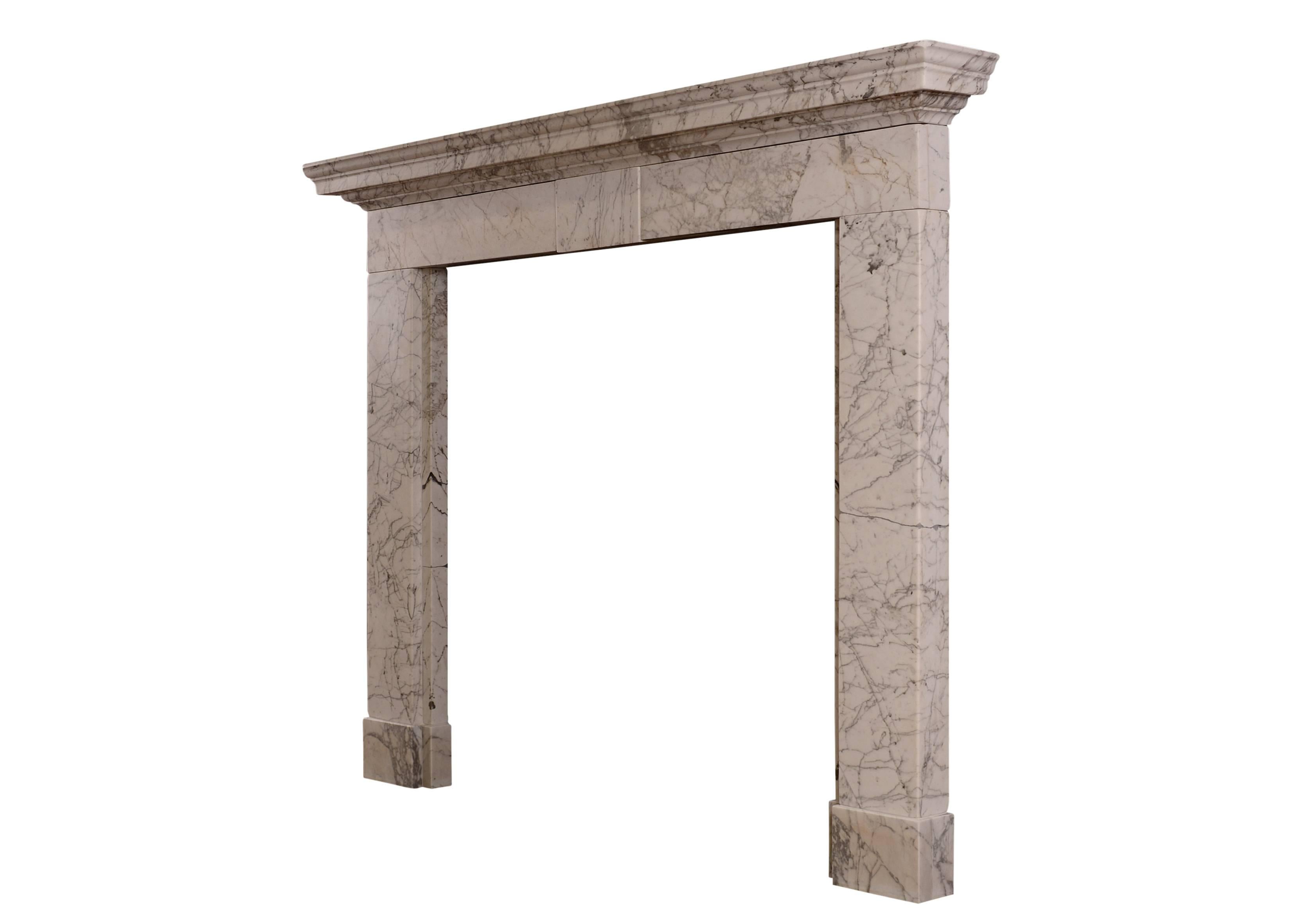 Early Georgian Fireplace in Heavily Veined Statuary Marble In Good Condition For Sale In London, GB