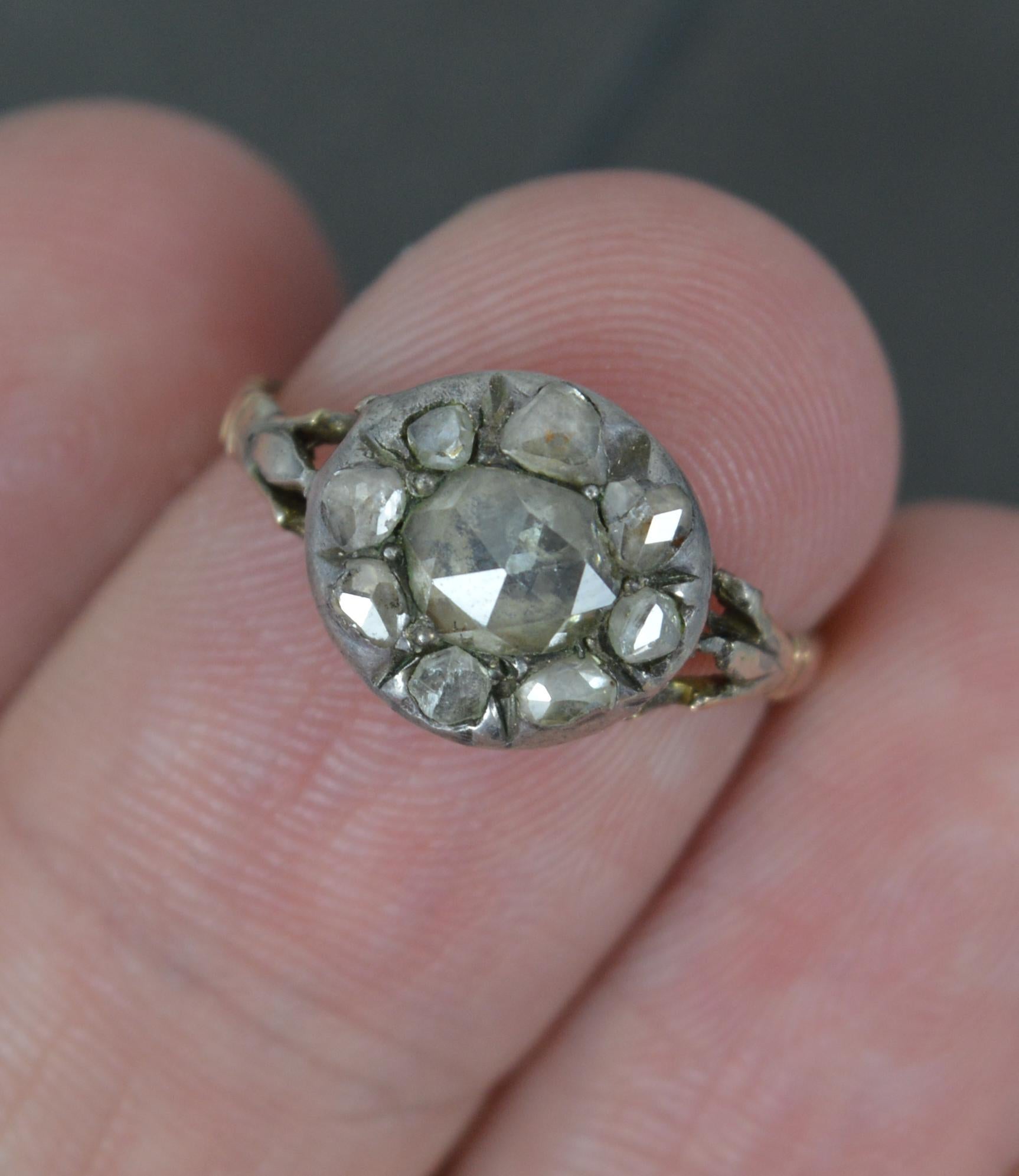 Früher georgianischer Cluster-Ring aus 15 Karat Gold mit Diamanten im Rosenschliff im Angebot 1