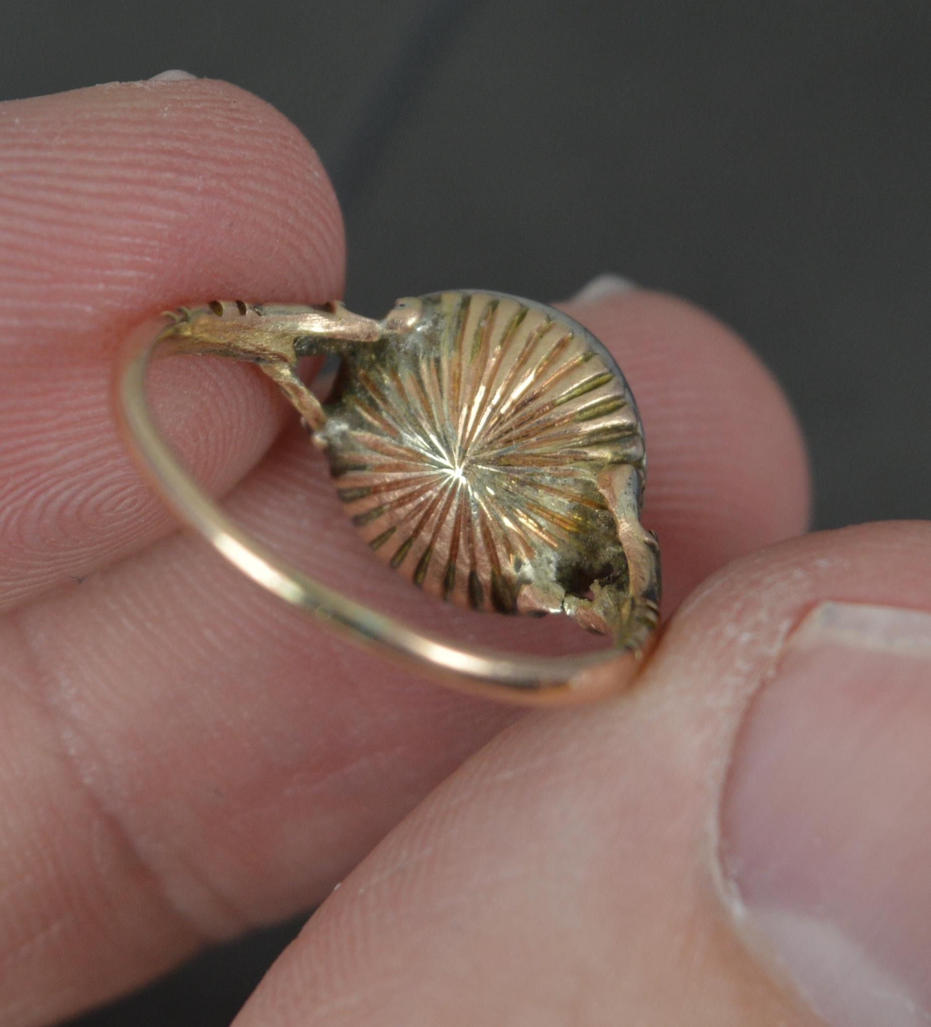 Bague en or 15 ct avec diamant taille rose en feuille, datant du début de l'ère géorgienne en vente 4