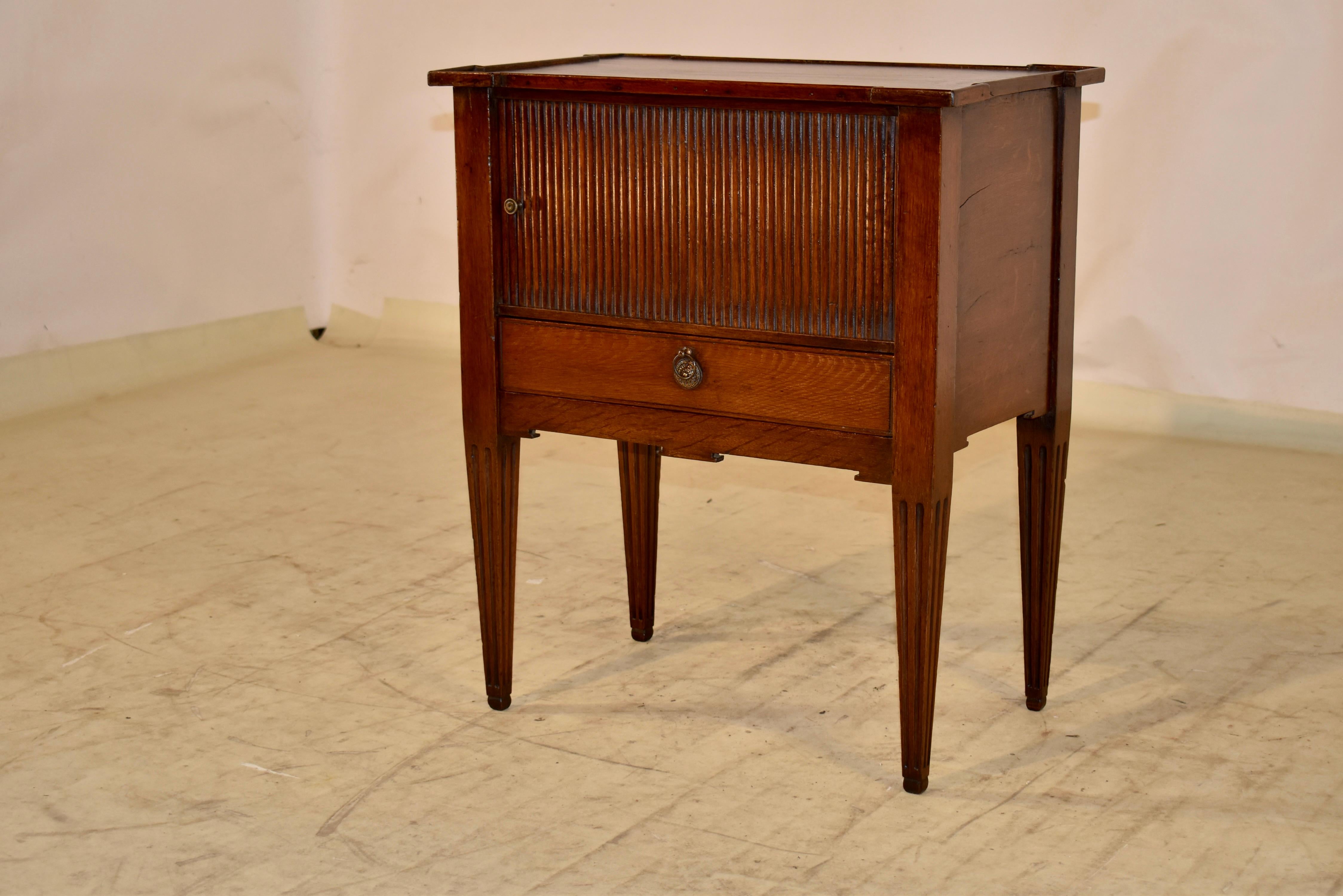 19th Century Early Georgian Mahogany Bedside Cupboard For Sale