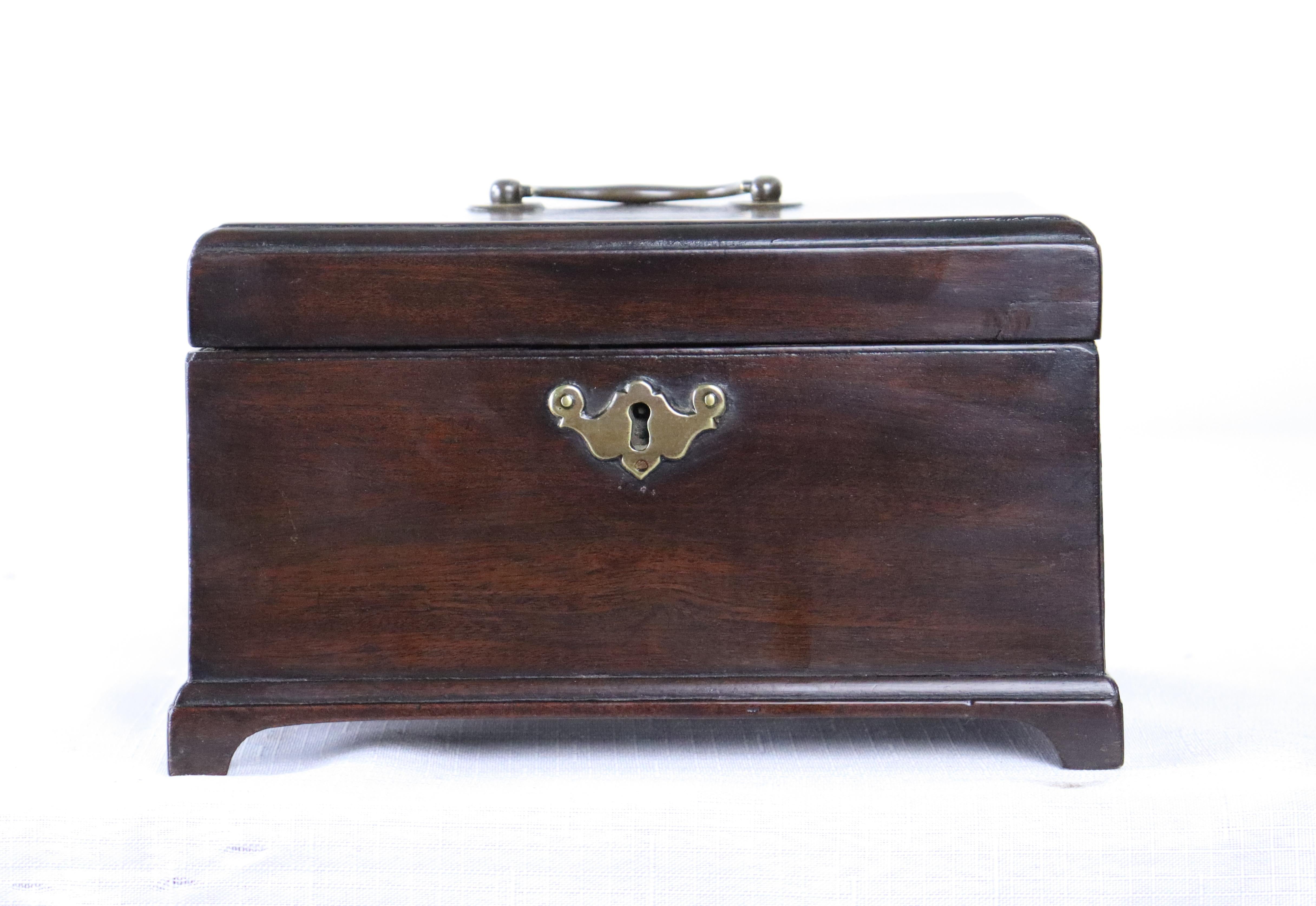 Early Georgian Mahogany Tea Caddy In Good Condition For Sale In Port Chester, NY