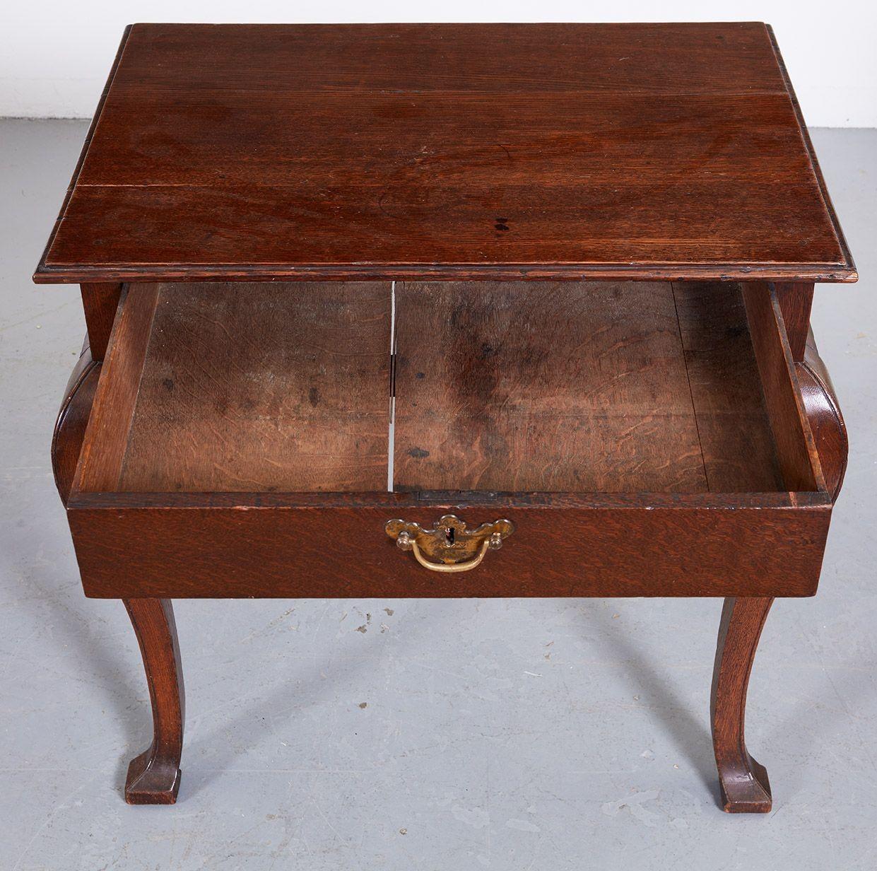 Early Georgian Oak Side Table For Sale 9