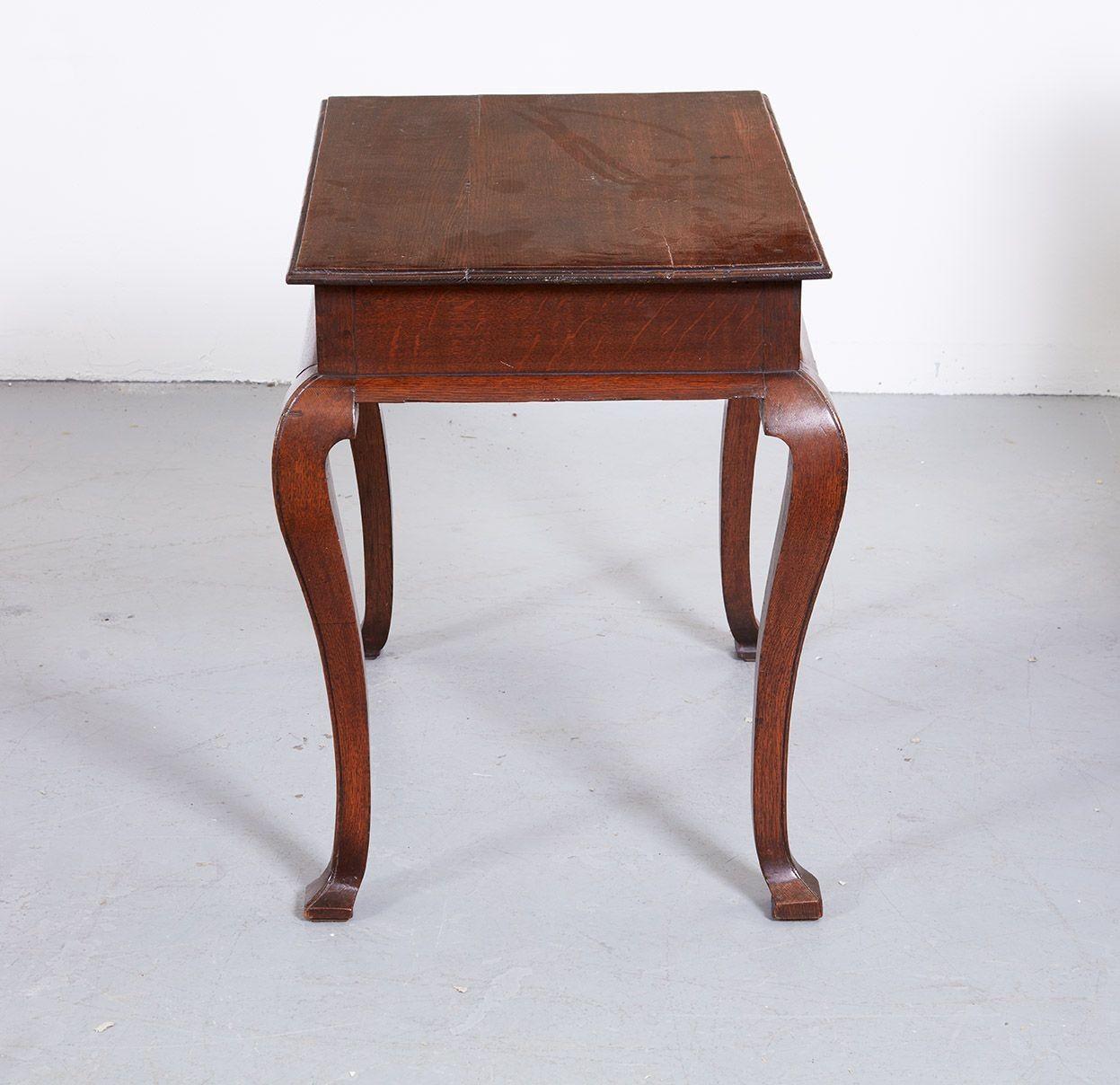 Early Georgian Oak Side Table For Sale 1
