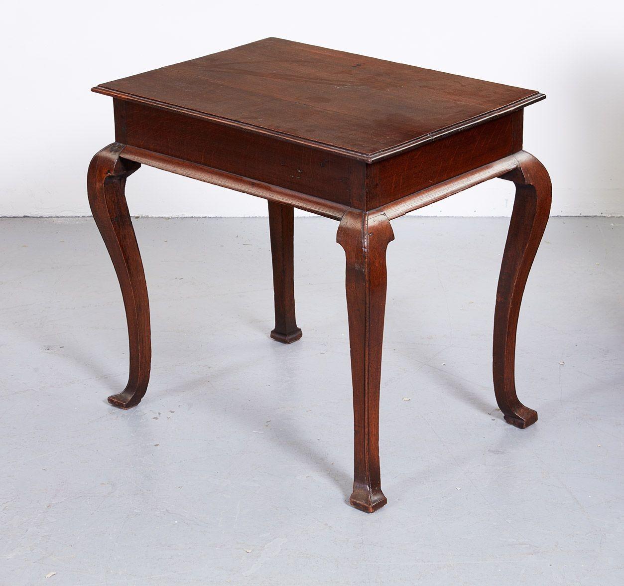 Early Georgian Oak Side Table For Sale 2