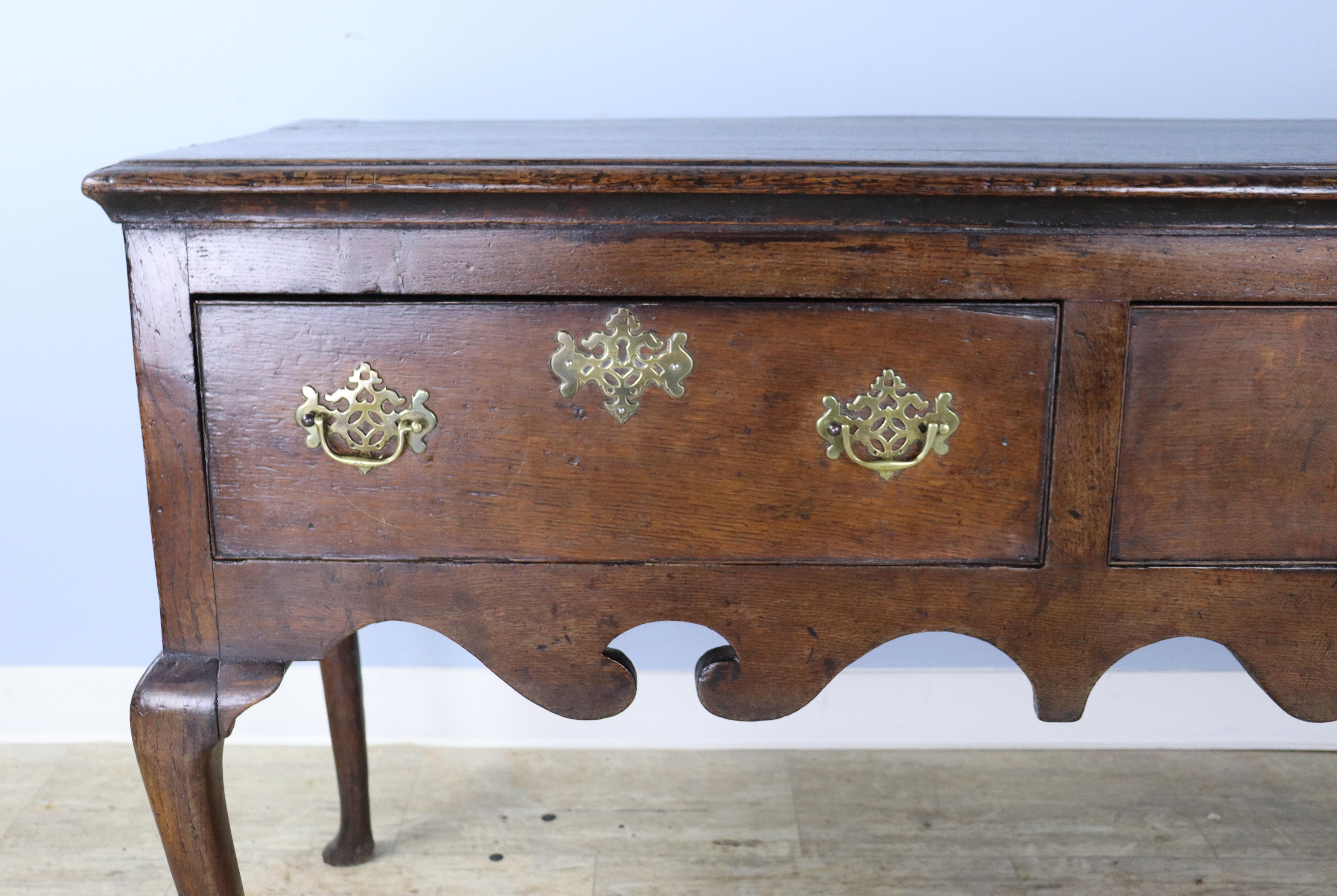 Early Georgian Period Oak Server with Cabriole Legs For Sale 1