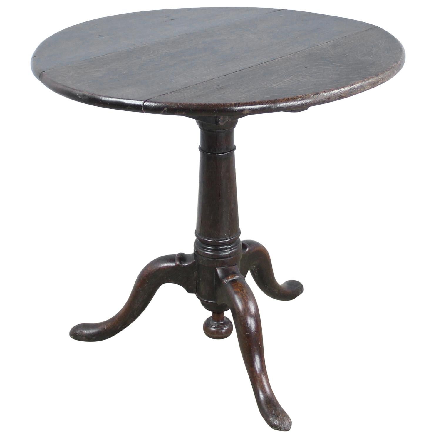 Early Georgian Period Oak Tripod Based Lamp Table For Sale