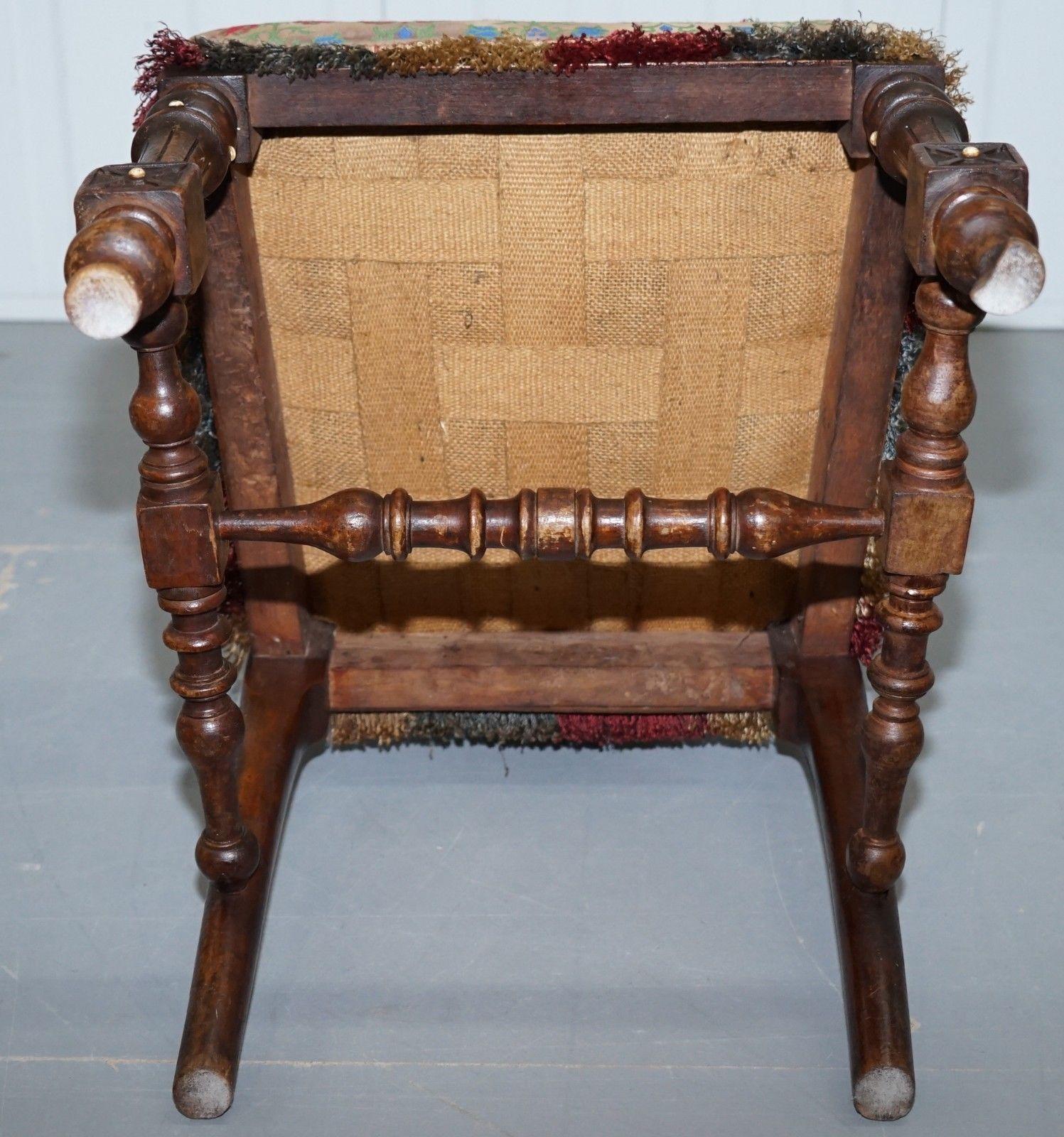 Early Georgian Single Chair Highly Carved and Detailing Walnut, circa 1800 5