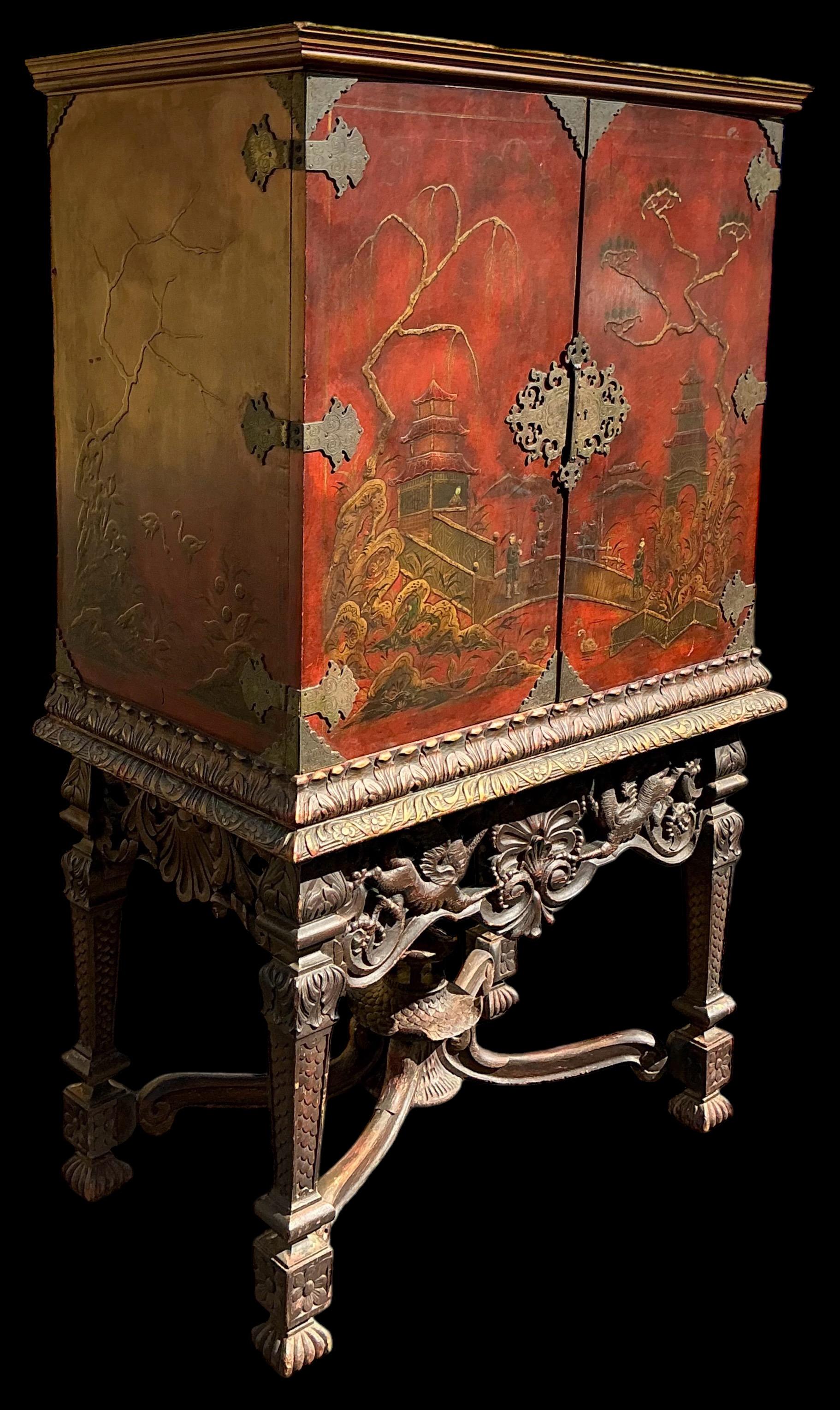 Early Georgian Style Chinoiserie Cabinet / Secretary Desk W/ Carved Pagoda Base In Good Condition In Kennesaw, GA