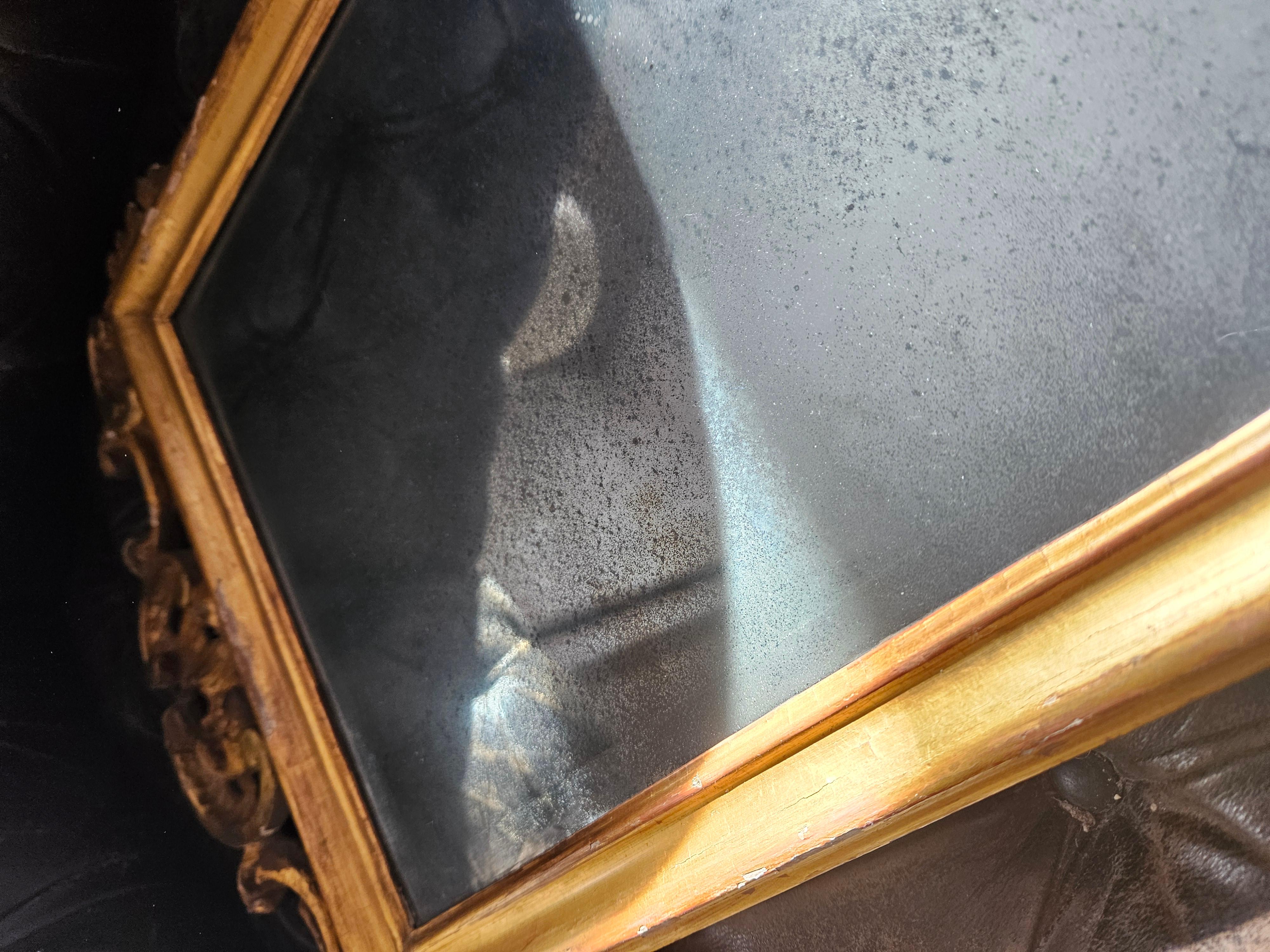 Dorato Early Georgian Wall Mirror with original Mercury Plate in vendita