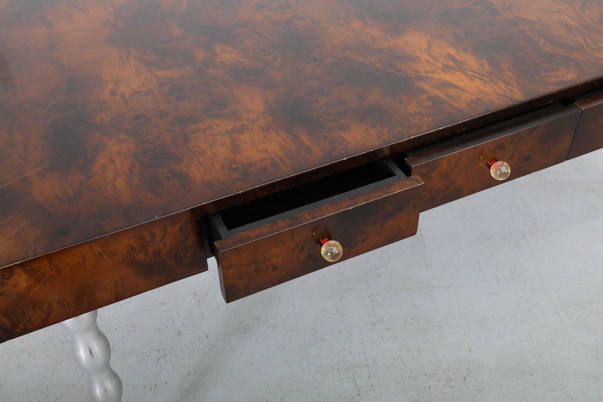 Escritorio antiguo Gerard Van Den Berg para Montis de madera burilada con patas de aluminio fundido en venta 7