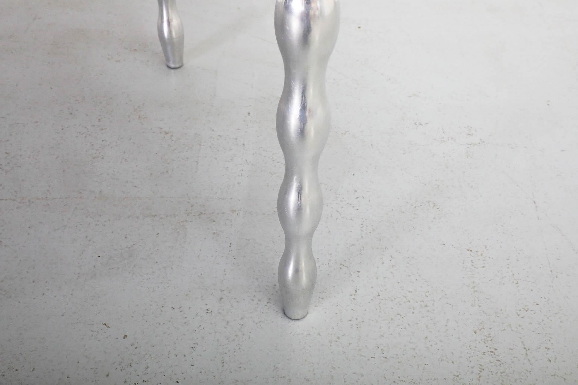 Escritorio antiguo Gerard Van Den Berg para Montis de madera burilada con patas de aluminio fundido en venta 12