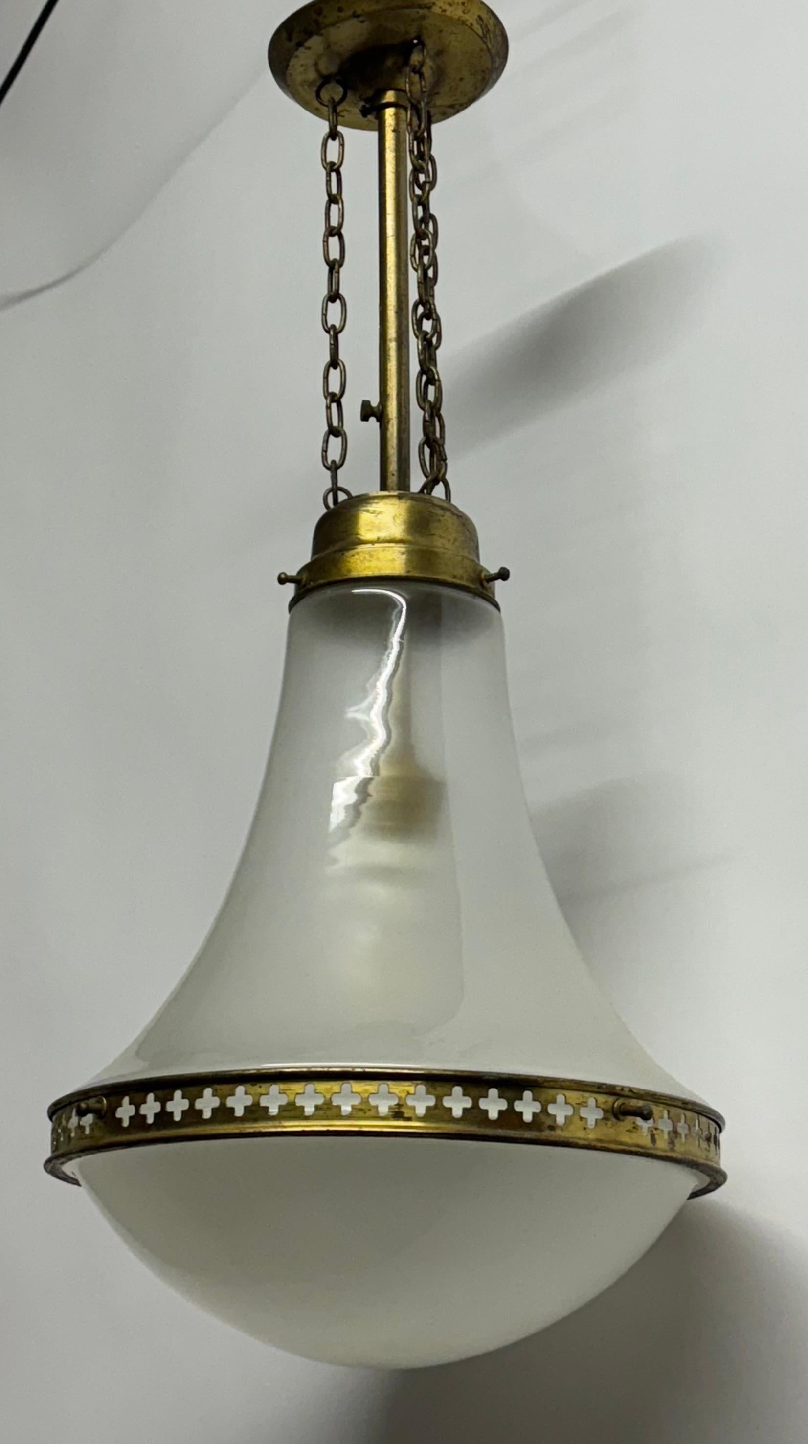 Tedesco Ciondolo a luzette in vetro smerigliato e latte di Art Deco tedesco, 1900 in vendita