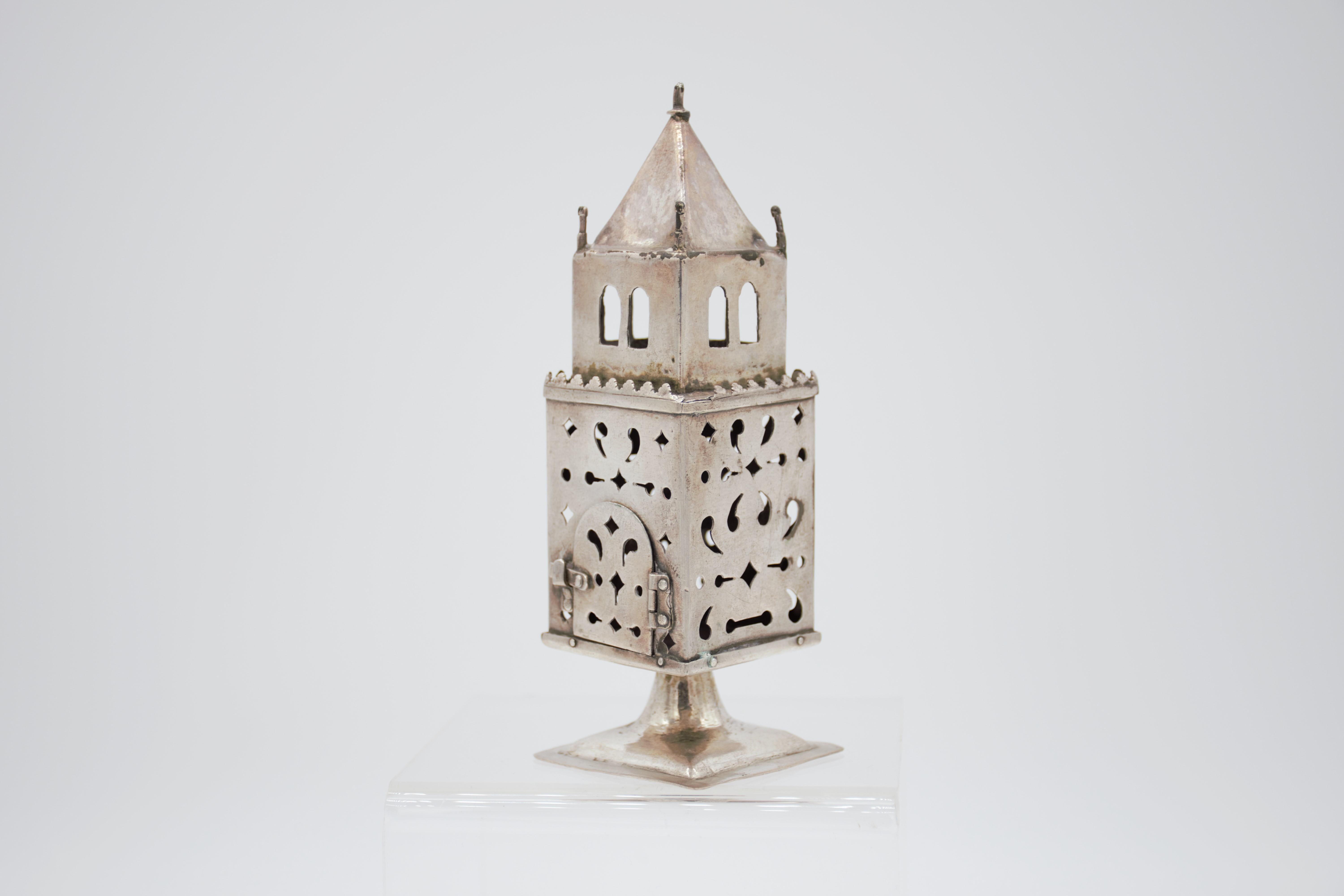 Antigua torre de especias barroca alemana de plata de Augsburgo, Hans Jacob Ernst , circa 169 en Bastante bueno estado para la venta en Tel Aviv - Jaffa, IL