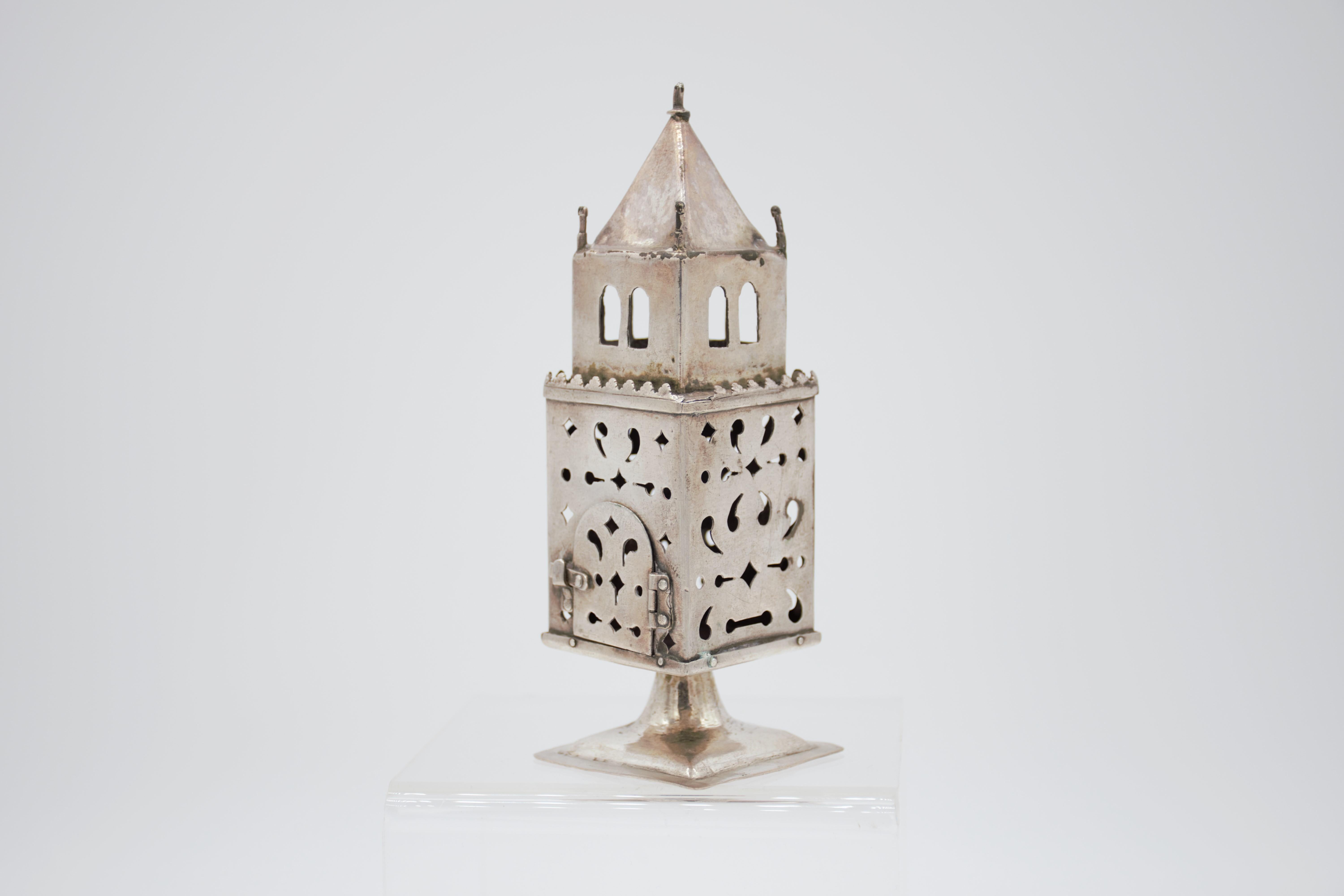  Early German Silver Augsburg Baroque Spice Tower, Hans Jacob Ernst , circa 169 In Fair Condition For Sale In Tel Aviv - Jaffa, IL