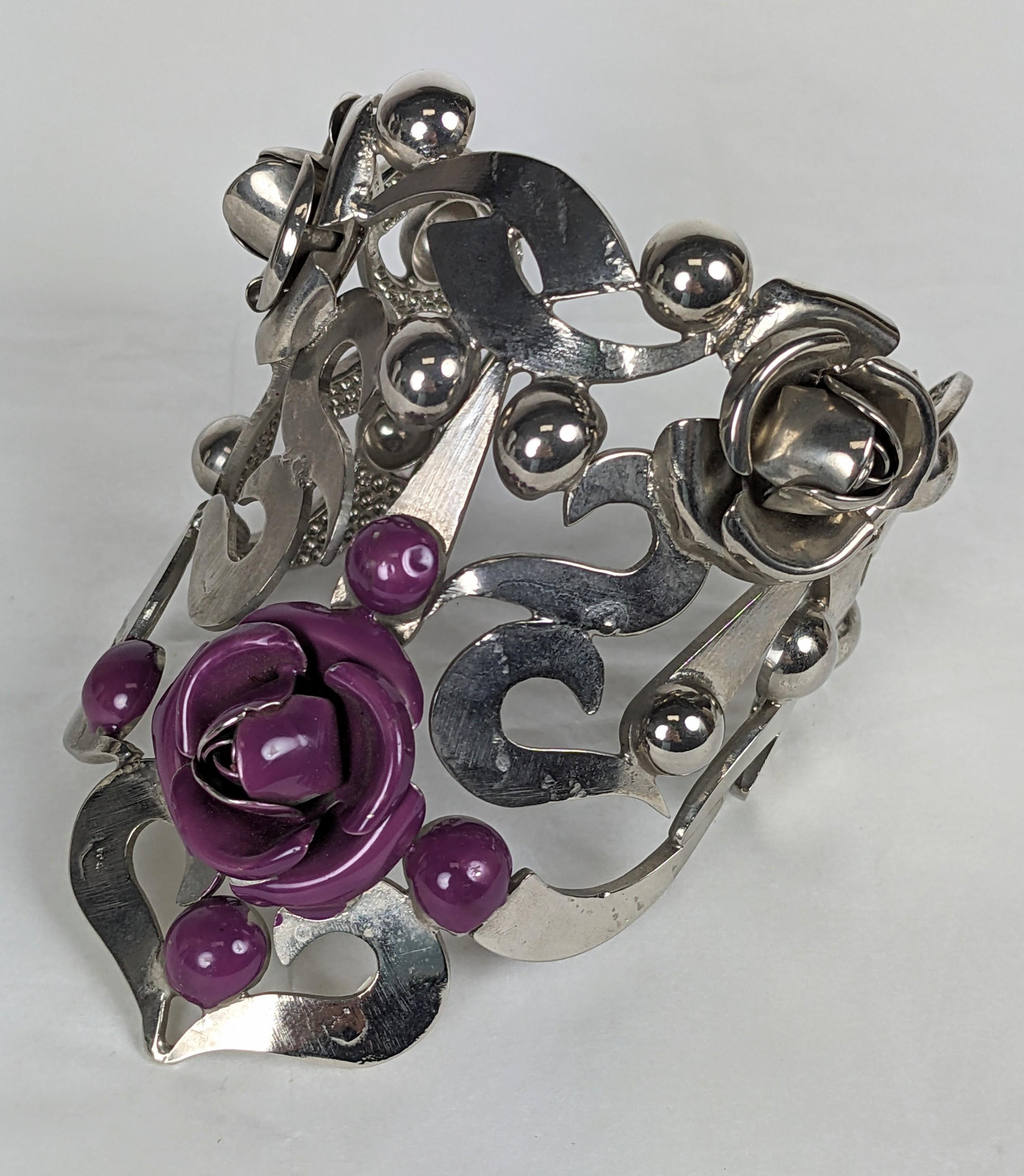 Artigiano Bracciale floreale con smalto di Gianni Versace in vendita