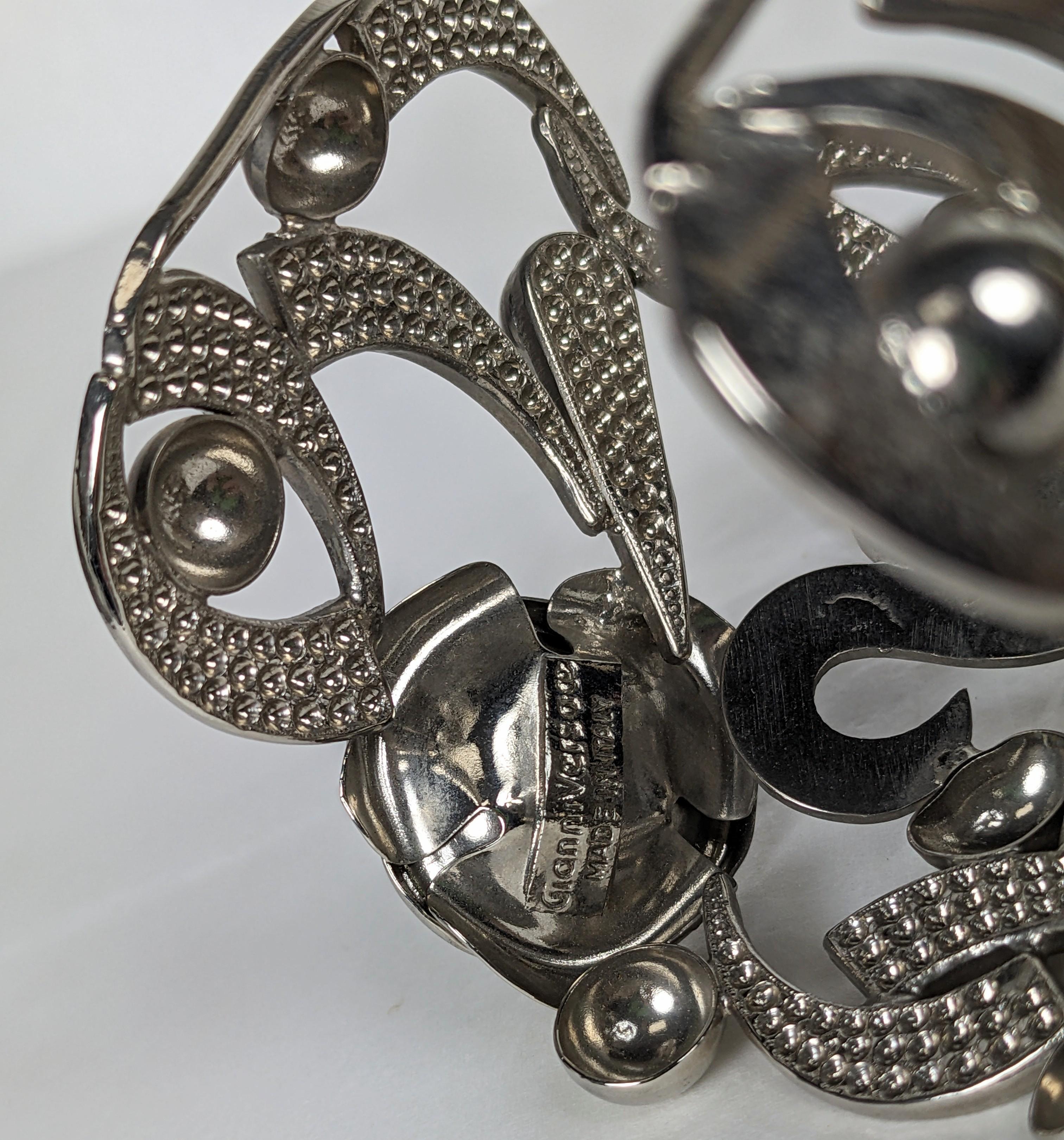 Bracciale floreale con smalto di Gianni Versace in vendita 1