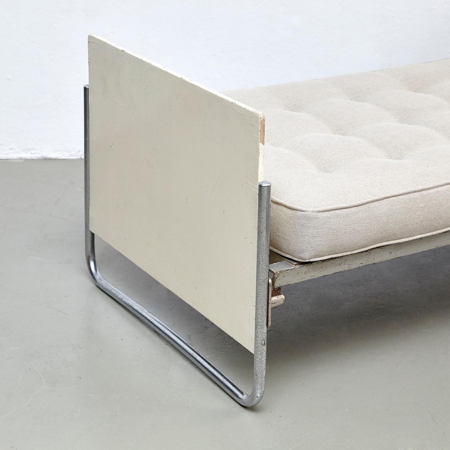Early Gispen Mid-Century Modern Bauhaus Metal and Plywood Bed, circa 1930 4
