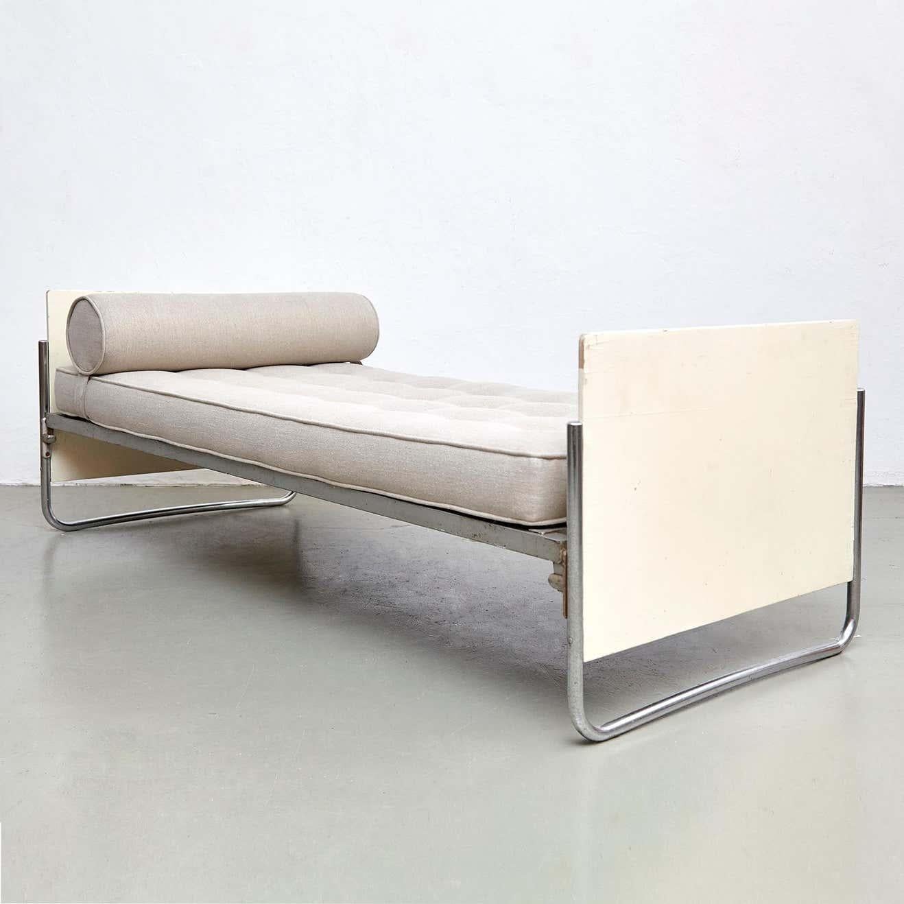 Mid-20th Century Early Gispen Mid-Century Modern Bauhaus Metal and Plywood Bed, circa 1930