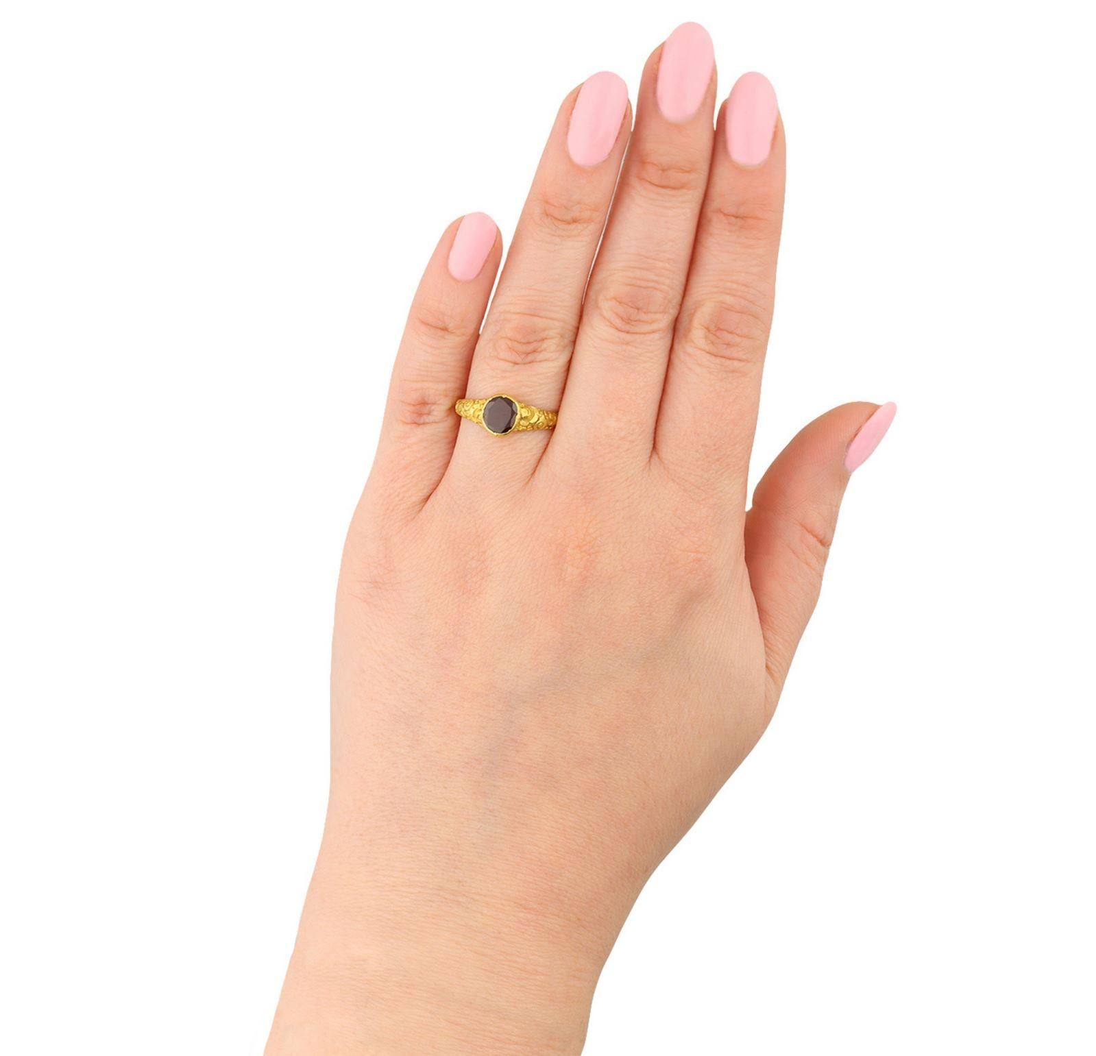 Bague en or sertie de grenats, vers le 18e siècle. en vente 2