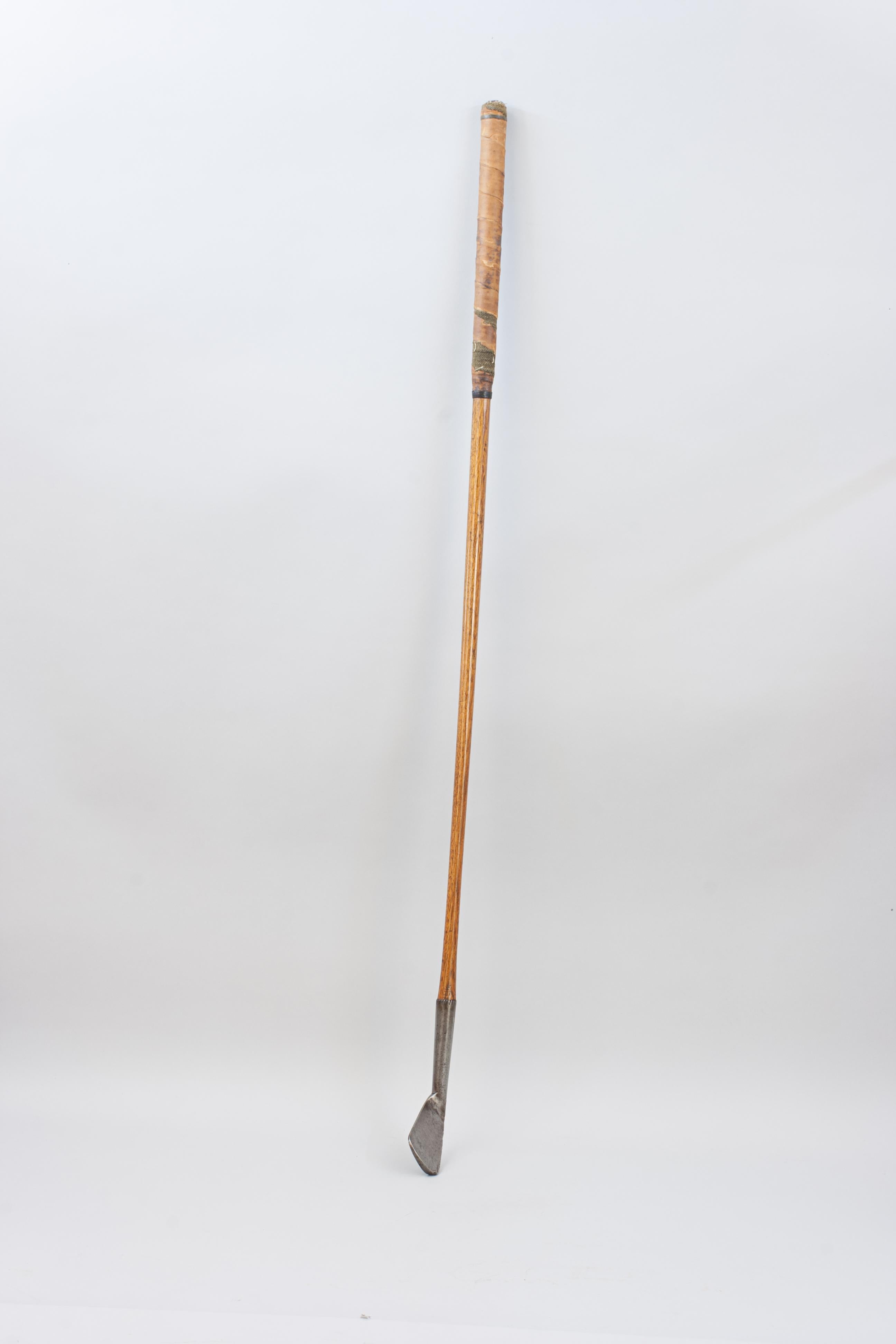 Früher Golfschläger, Eisen von W. Wilson aus St. Andrews (Schottisch) im Angebot