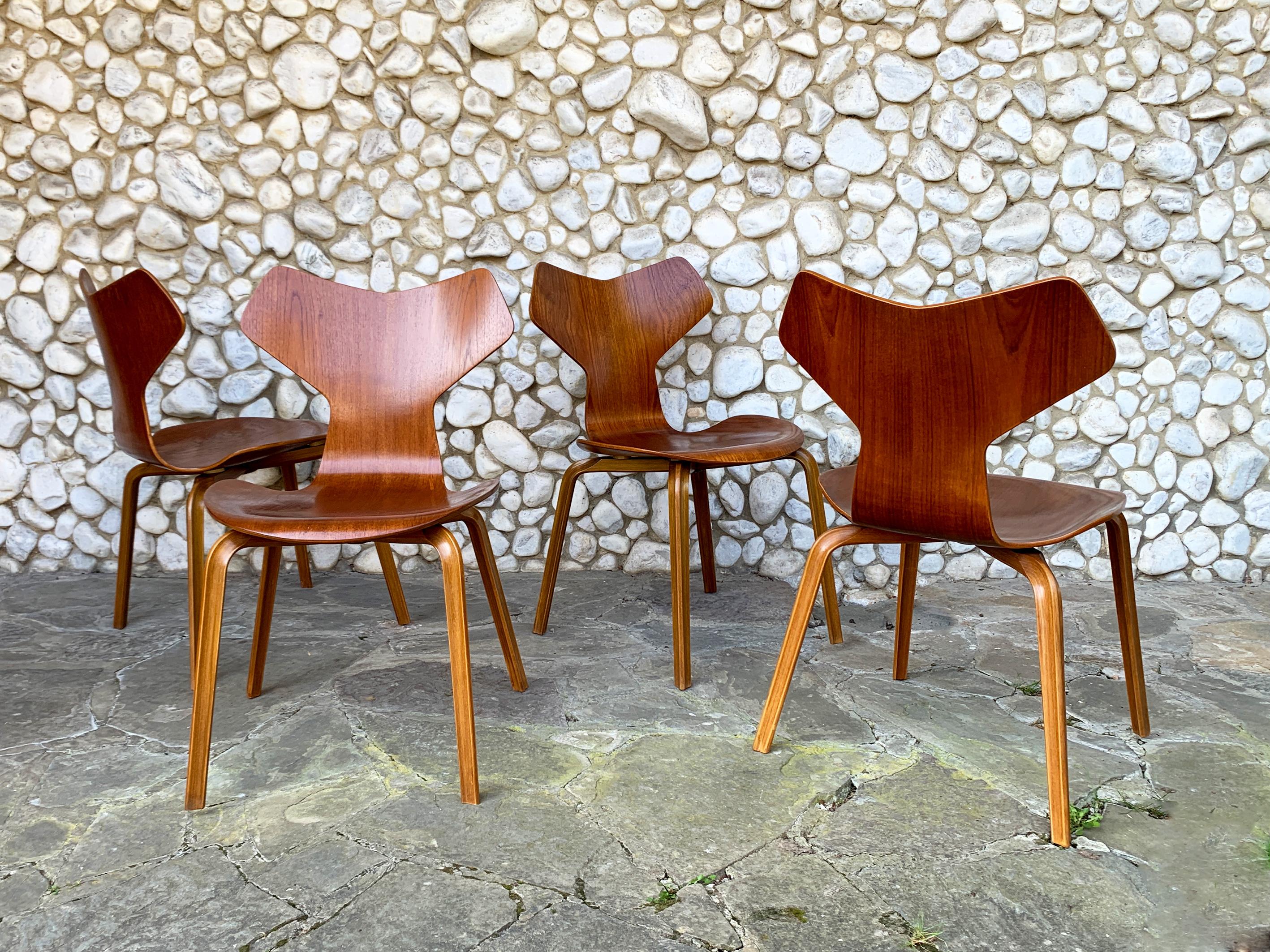 Early Grand Prix Dining Chairs in Teak, Arne Jacobsen for Fritz Hansen Denmark For Sale 4
