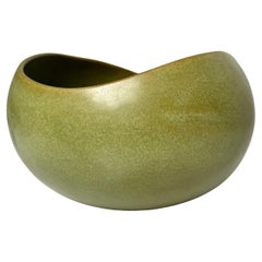 Cuenco biomorfo de gres verde temprano de Weston Neil Andersen para AD Años 50