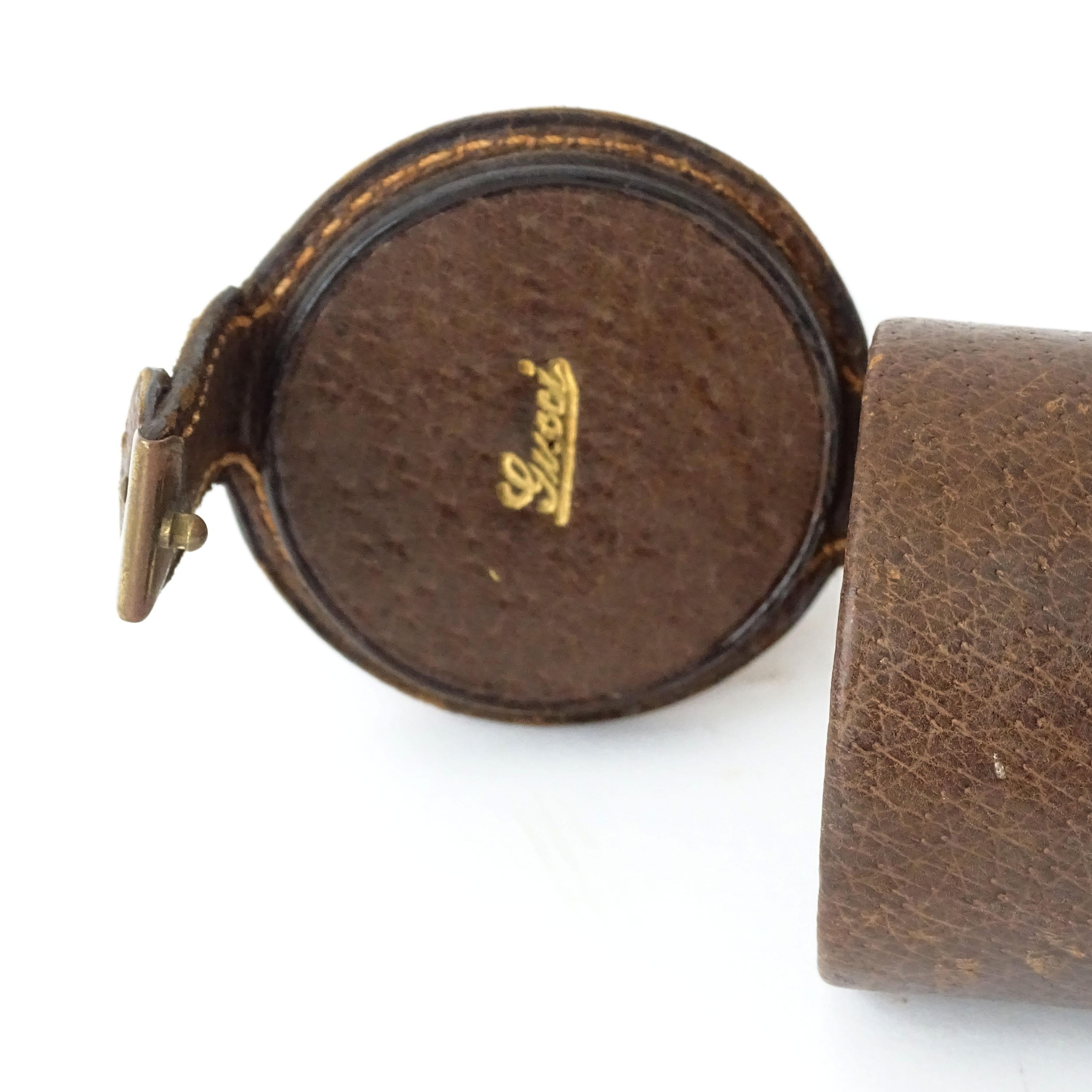 Mid-Century moderno Custodia per lucida scarpe in pelle e bambù di Gucci con spazzola, Italia, anni '50 in vendita