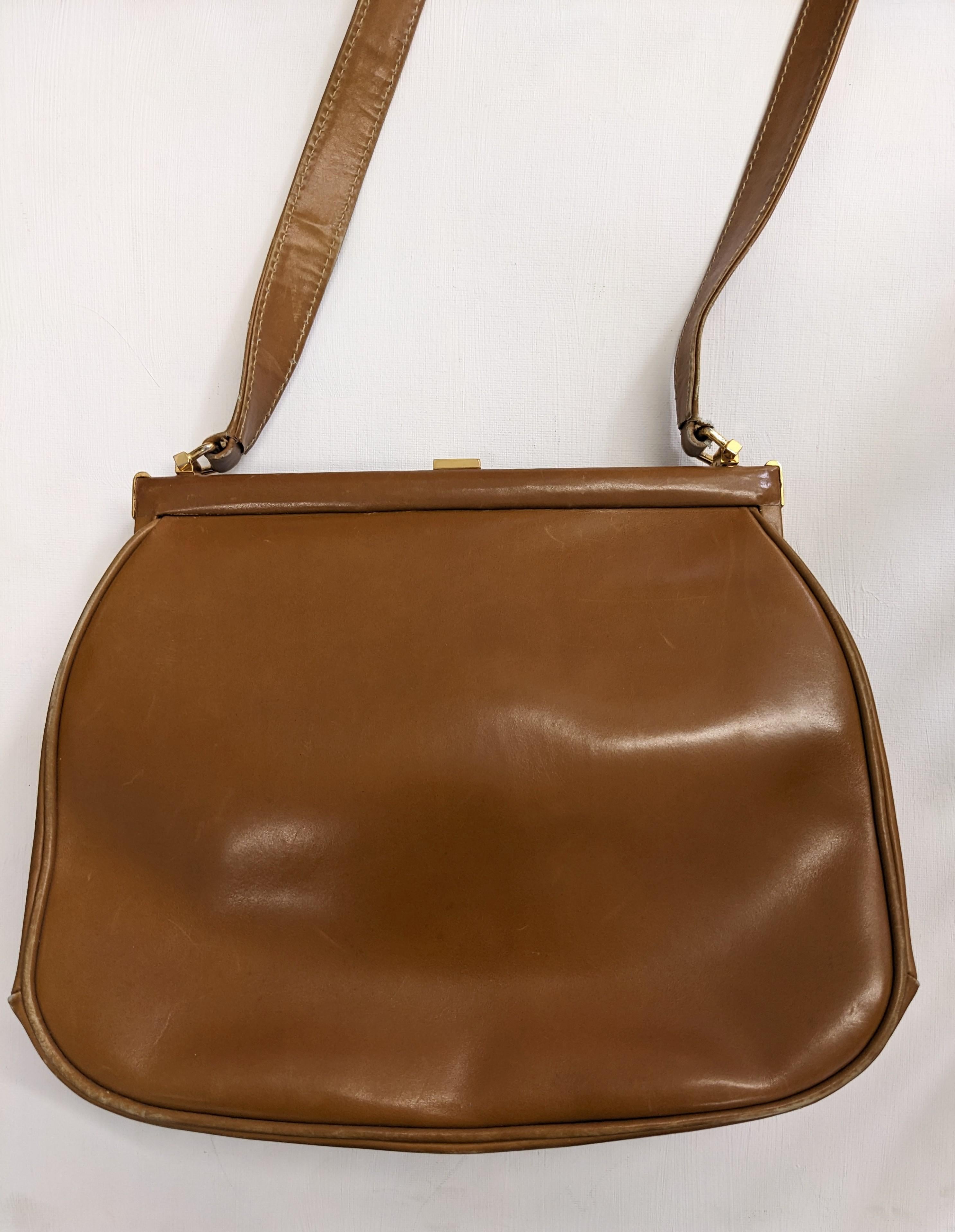 Early Gucci Logo Caramel Leather Shoulder Bag Unisexe en vente