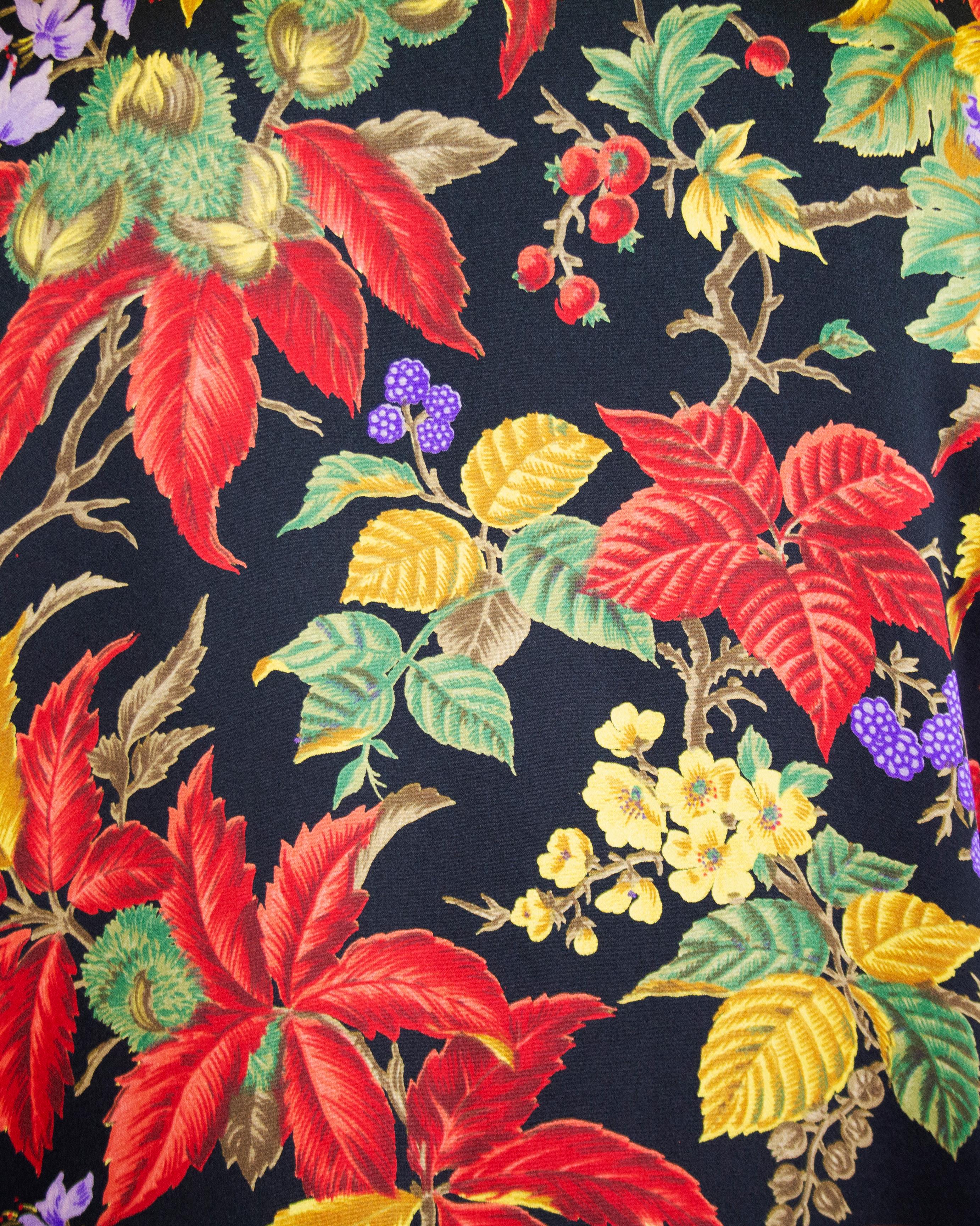 Women's or Men's Early Gucci Long Raspberry Botanical Print Silk Shirt  For Sale