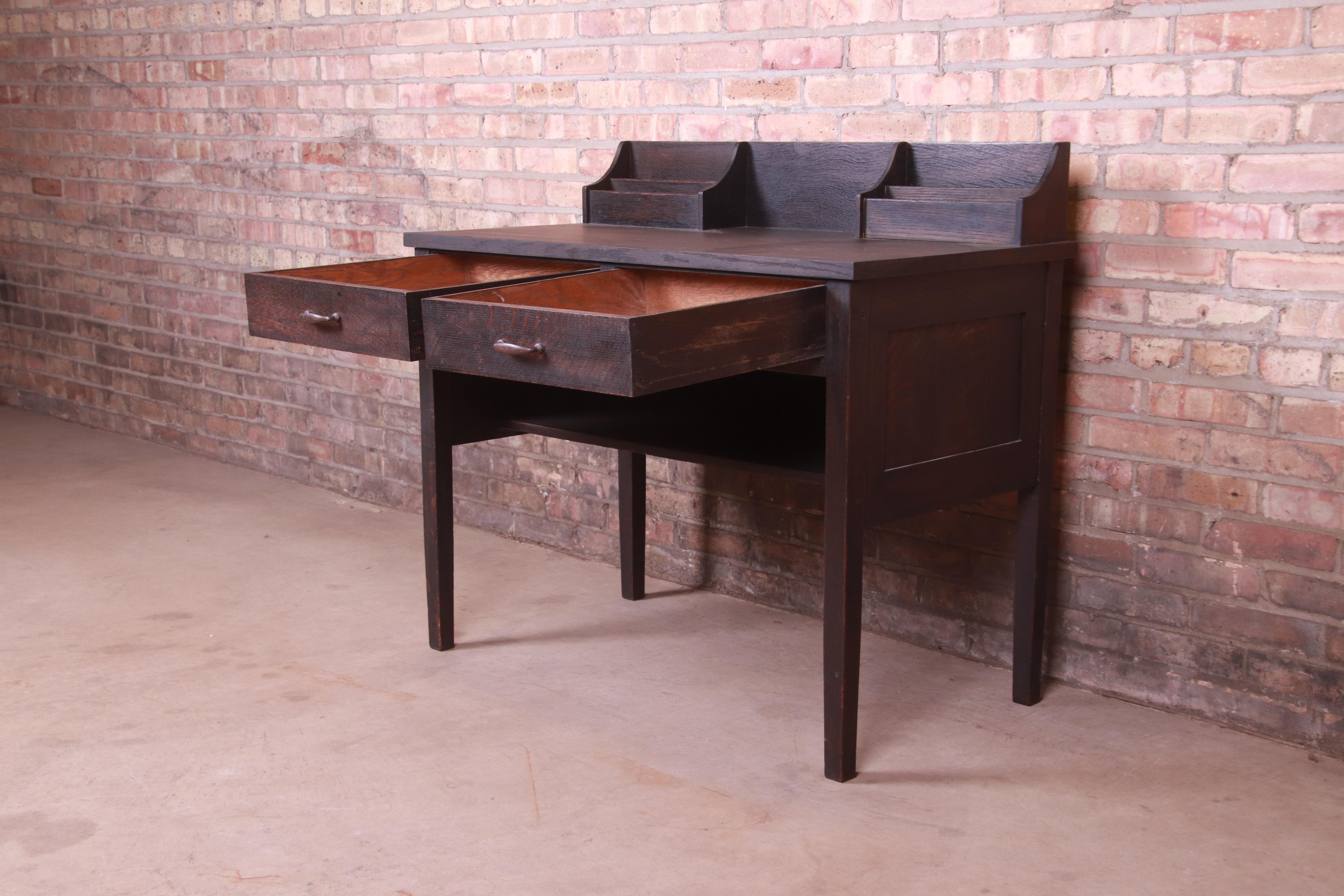 Scrivania di Gustav Stickley in Oak Mission Arts & Crafts, ebanizzata e di prima qualità in vendita 4