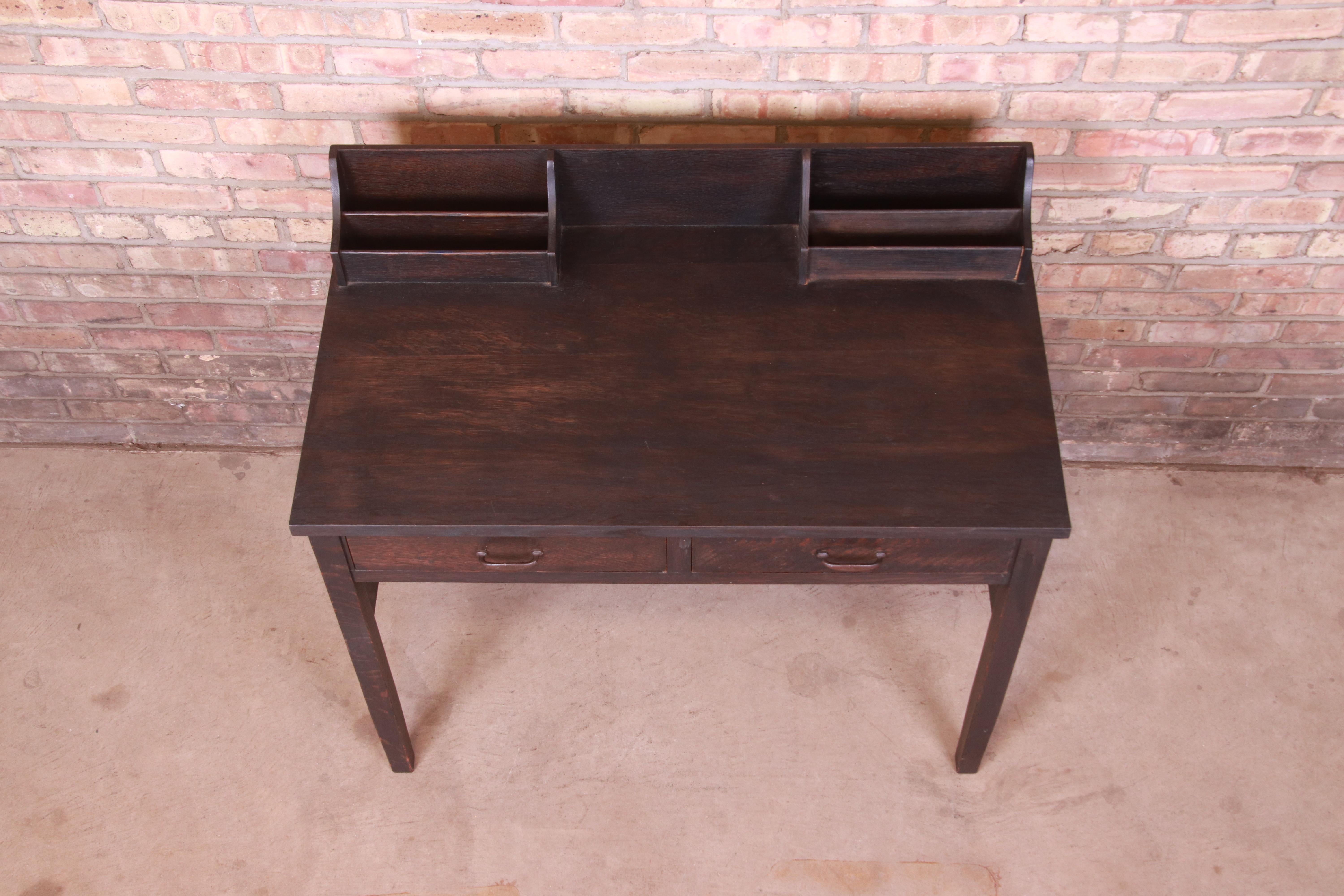 Scrivania di Gustav Stickley in Oak Mission Arts & Crafts, ebanizzata e di prima qualità in vendita 8
