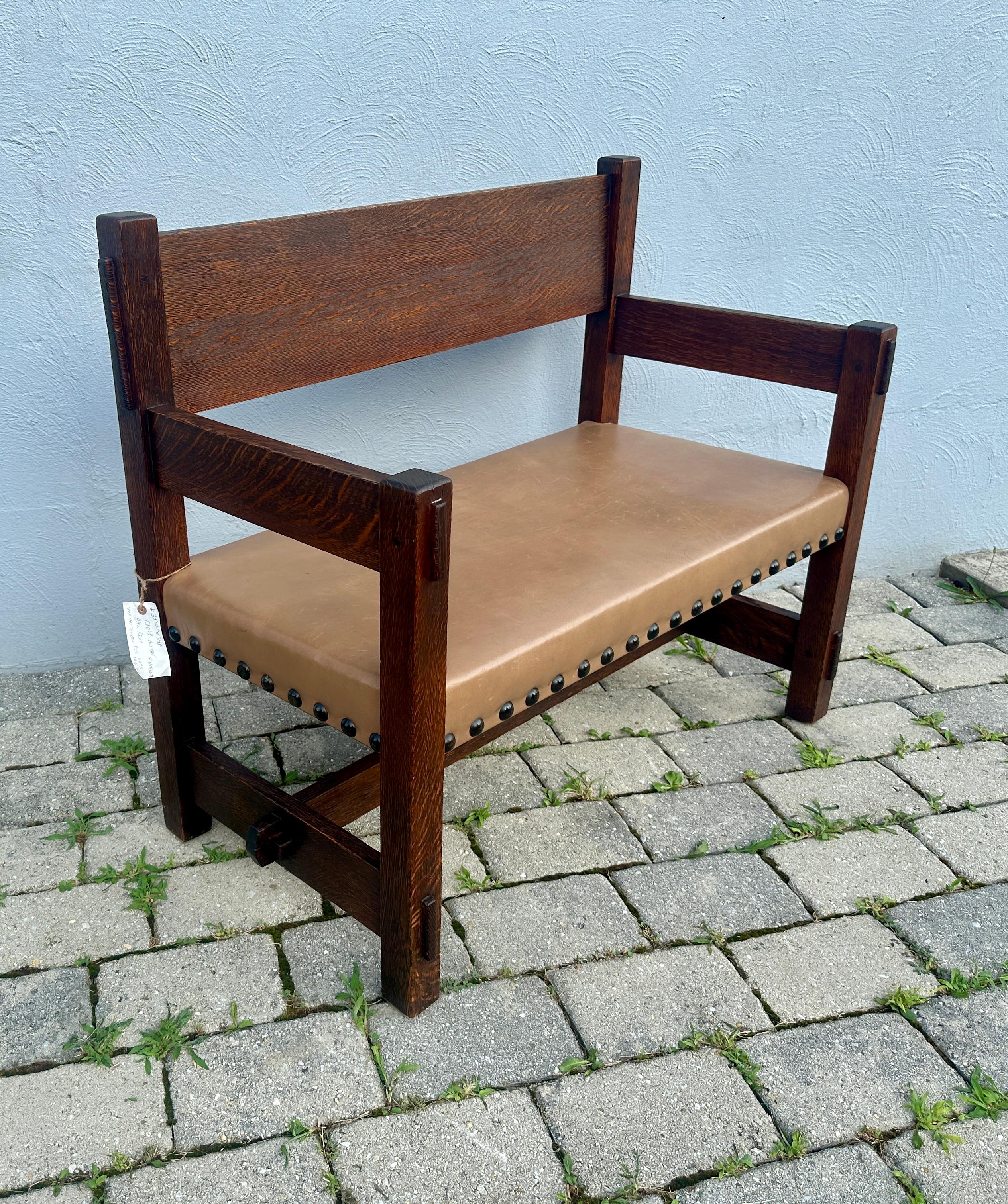 Early Gustav Stickley Hall Chair - Extremely Collectible - Made in 1901 - W7198 For Sale 12