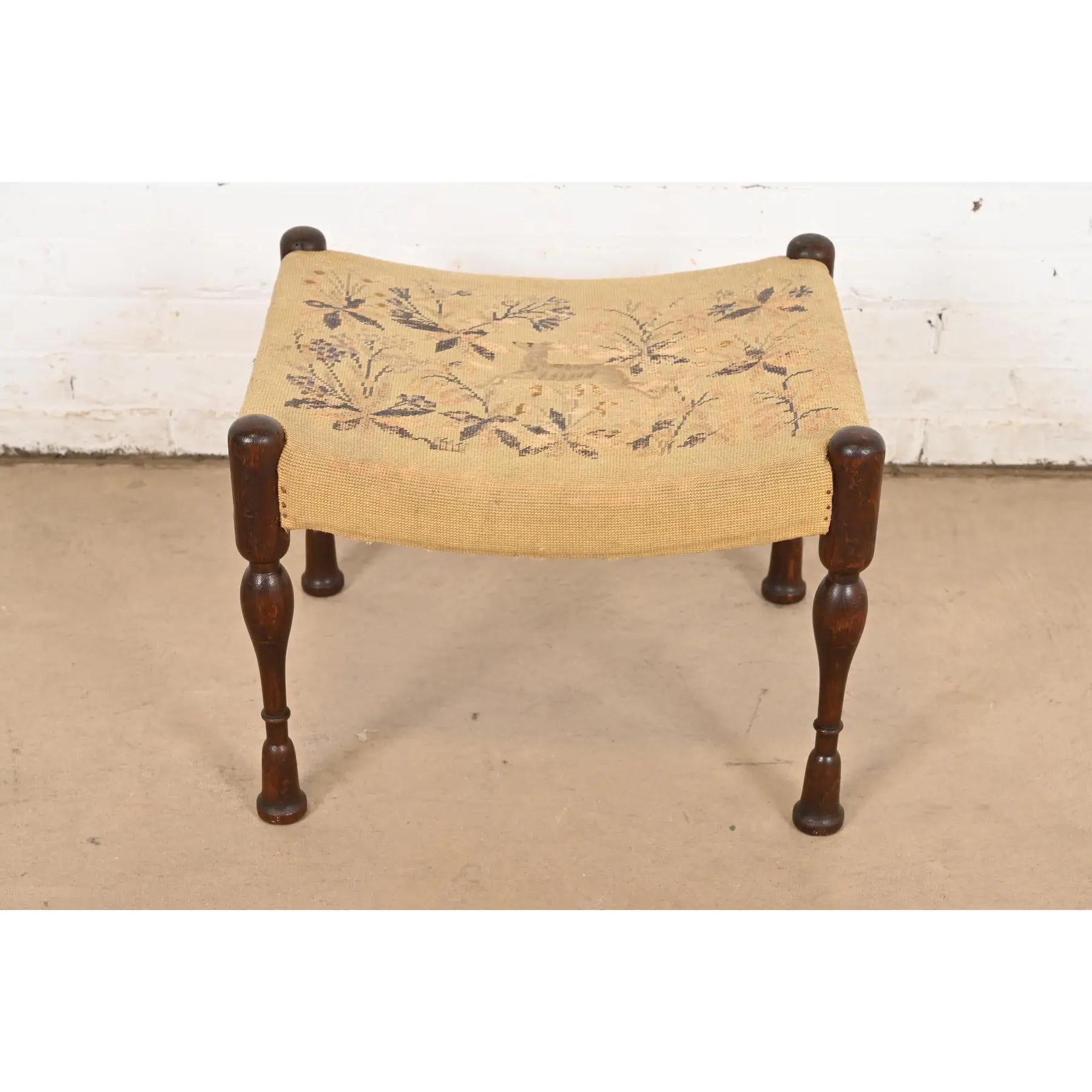 Arts and Crafts Sgabello o ottomana 