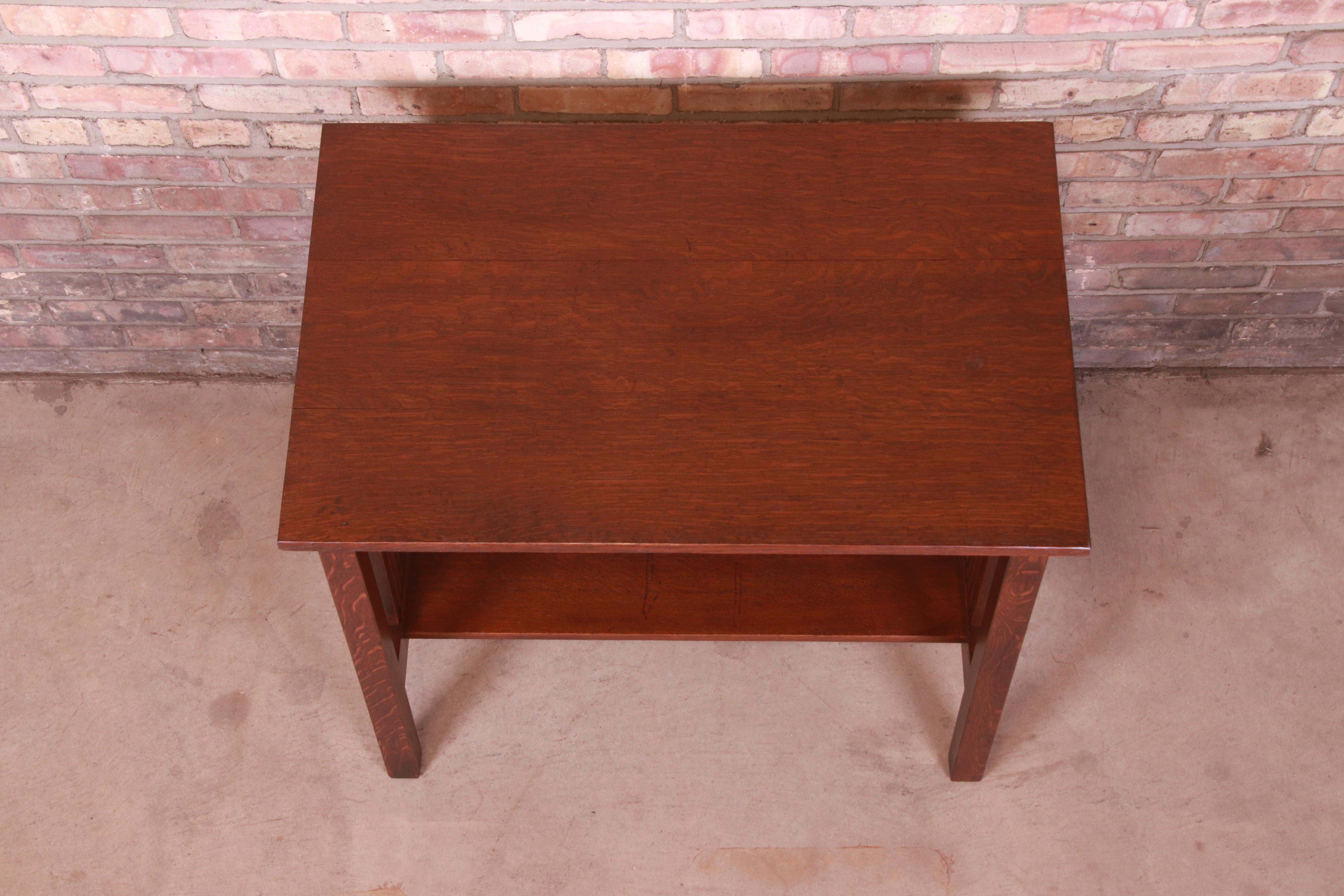 Early Gustav Stickley Mission Oak Arts & Crafts Library Table or Writing Desk In Good Condition For Sale In South Bend, IN