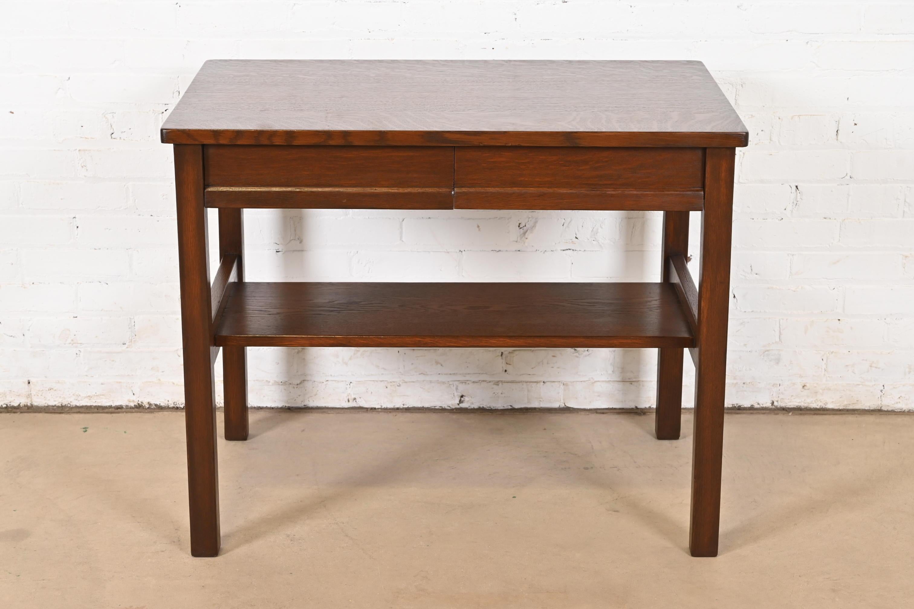 Früher Gustav Stickley Mission Eichenholz Arts & Crafts Schreibtisch oder Bibliothekstisch (Arts and Crafts) im Angebot