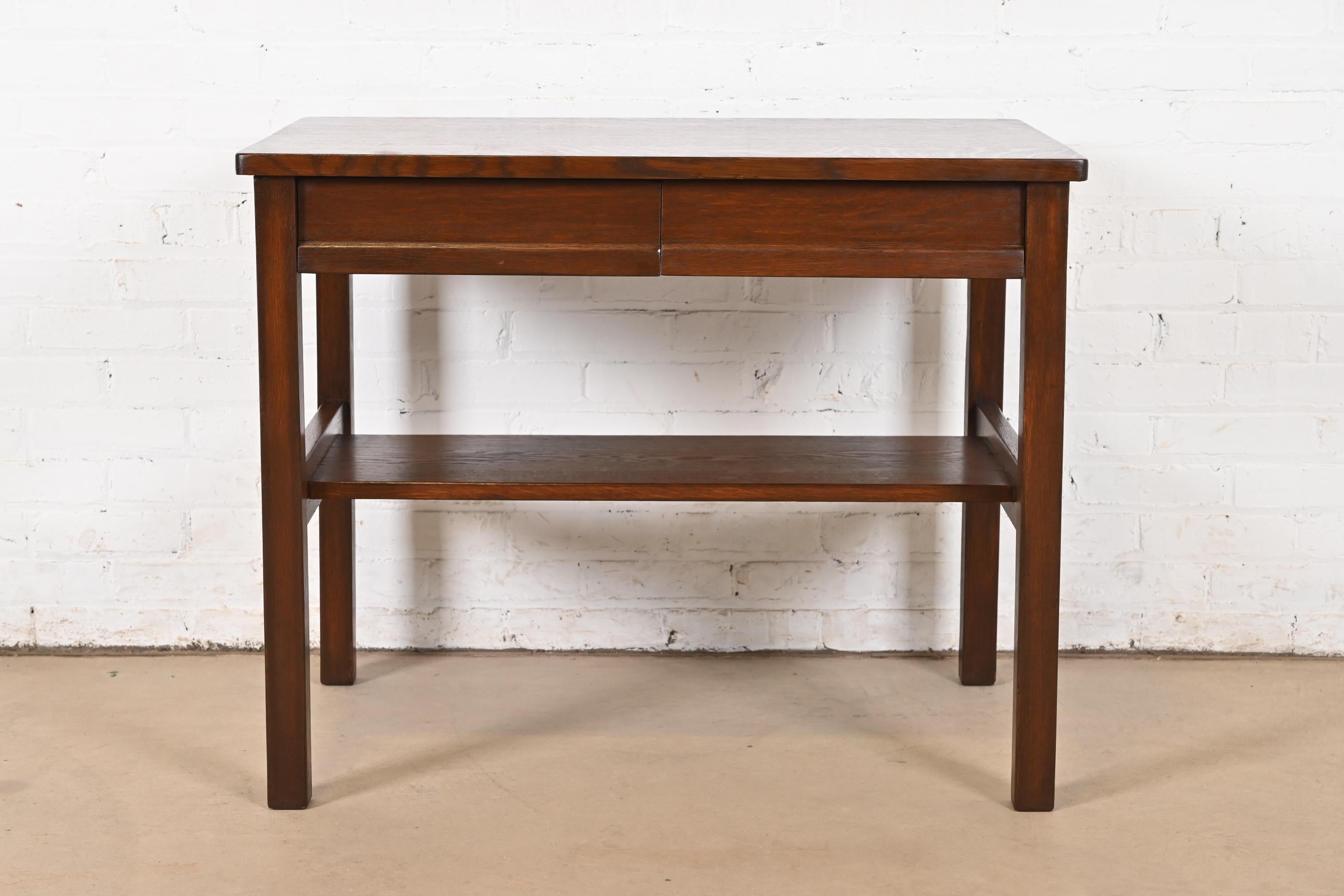 Früher Gustav Stickley Mission Eichenholz Arts & Crafts Schreibtisch oder Bibliothekstisch (amerikanisch) im Angebot