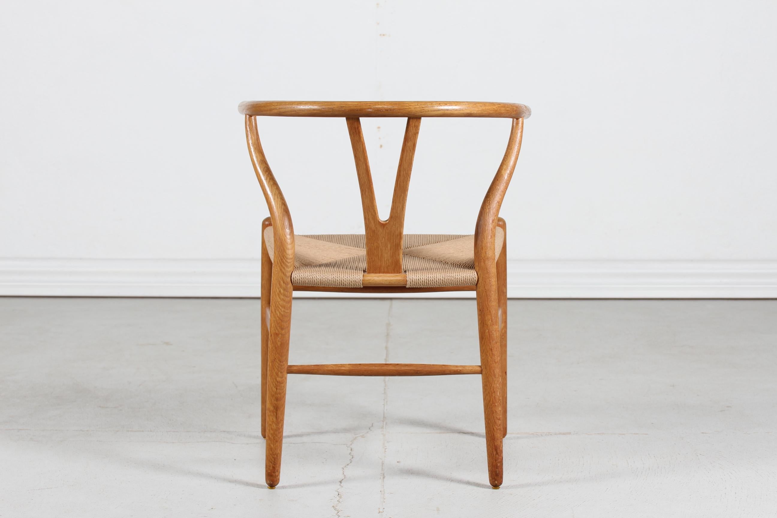 Danish Early H. J. Wegner Wishbone Chair CH 24 of Oak by Carl Hansen & Son 1960´s