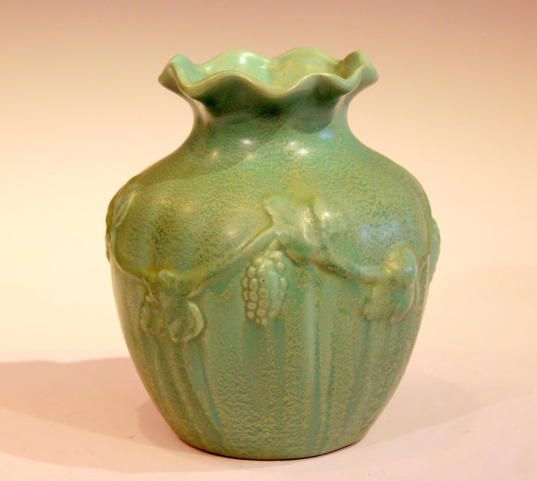 Early Haeger Geranium Leaf Green Art Pottery Vintage Vase Stangl Deco
