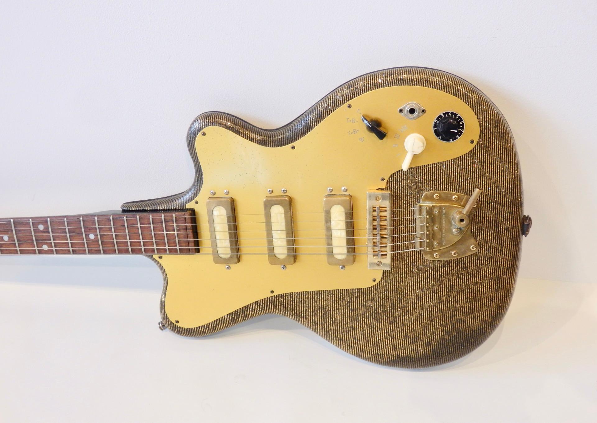 Rare 1960s German Fasan Solid Body Guitar with Hagstrom tail piece   For Sale 3