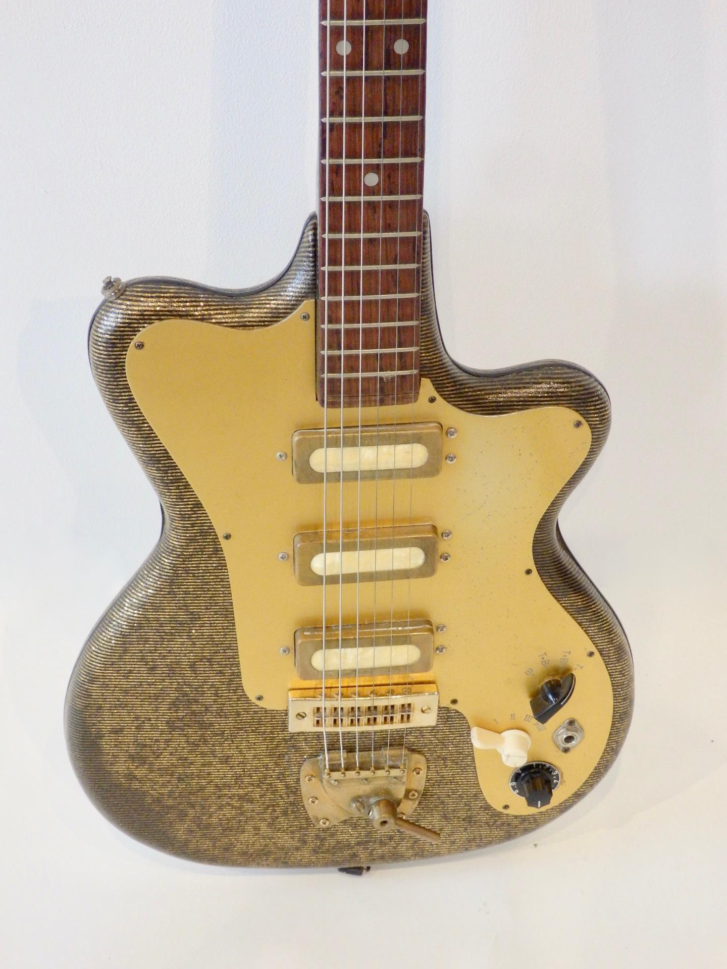 Seltene deutsche Fasan-Gitarre aus den 1960er Jahren mit Hagstrom-Schwanzstück   (Moderne der Mitte des Jahrhunderts) im Angebot