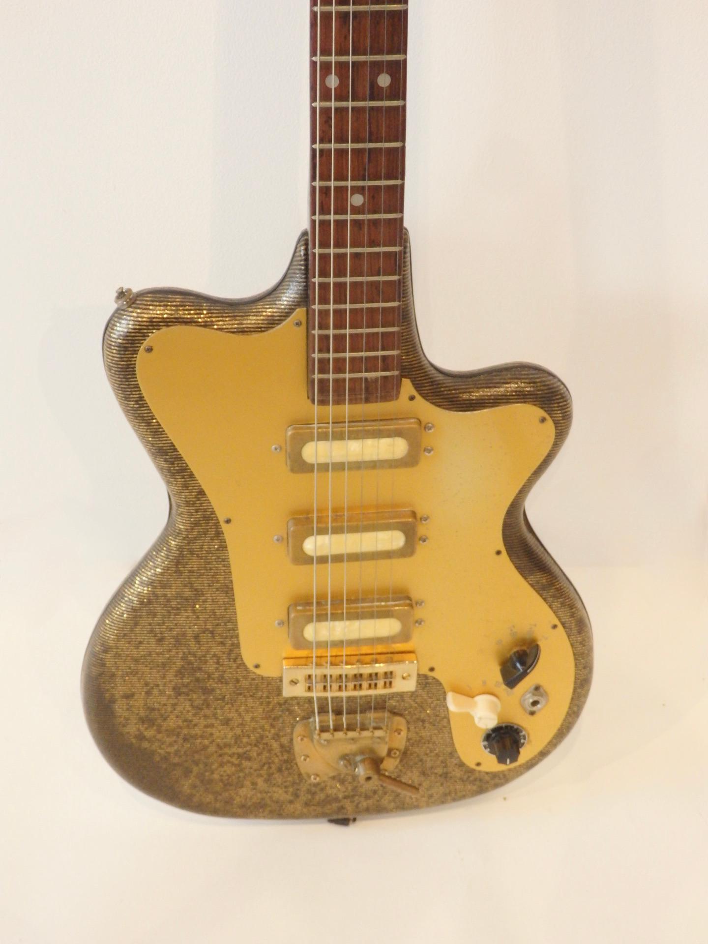 Seltene deutsche Fasan-Gitarre aus den 1960er Jahren mit Hagstrom-Schwanzstück   (Deutsch) im Angebot