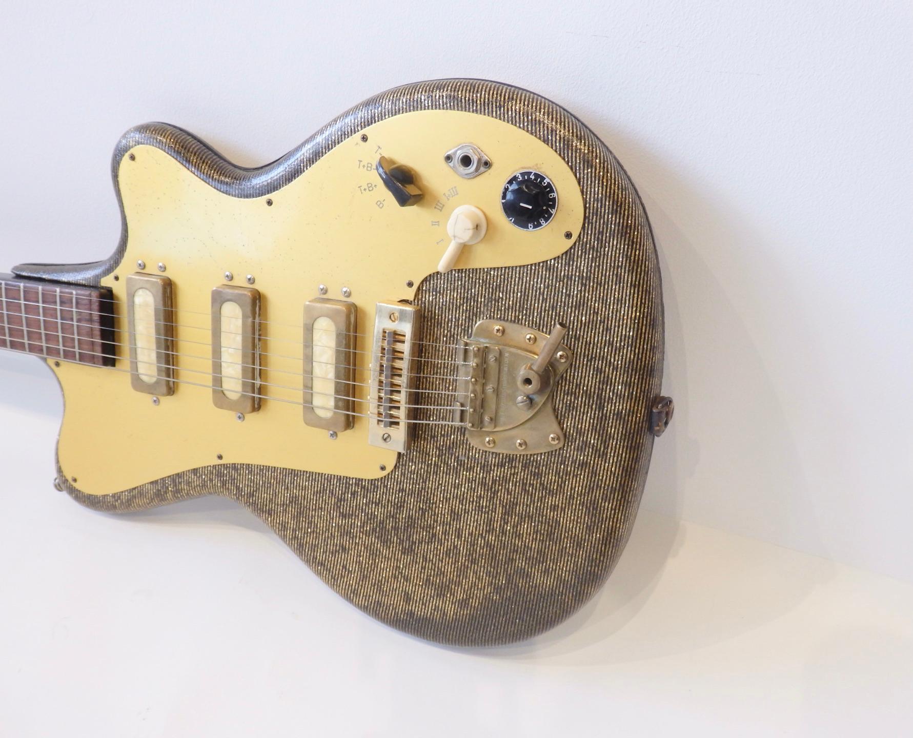 Seltene deutsche Fasan-Gitarre aus den 1960er Jahren mit Hagstrom-Schwanzstück   im Zustand „Gut“ im Angebot in Ferndale, MI