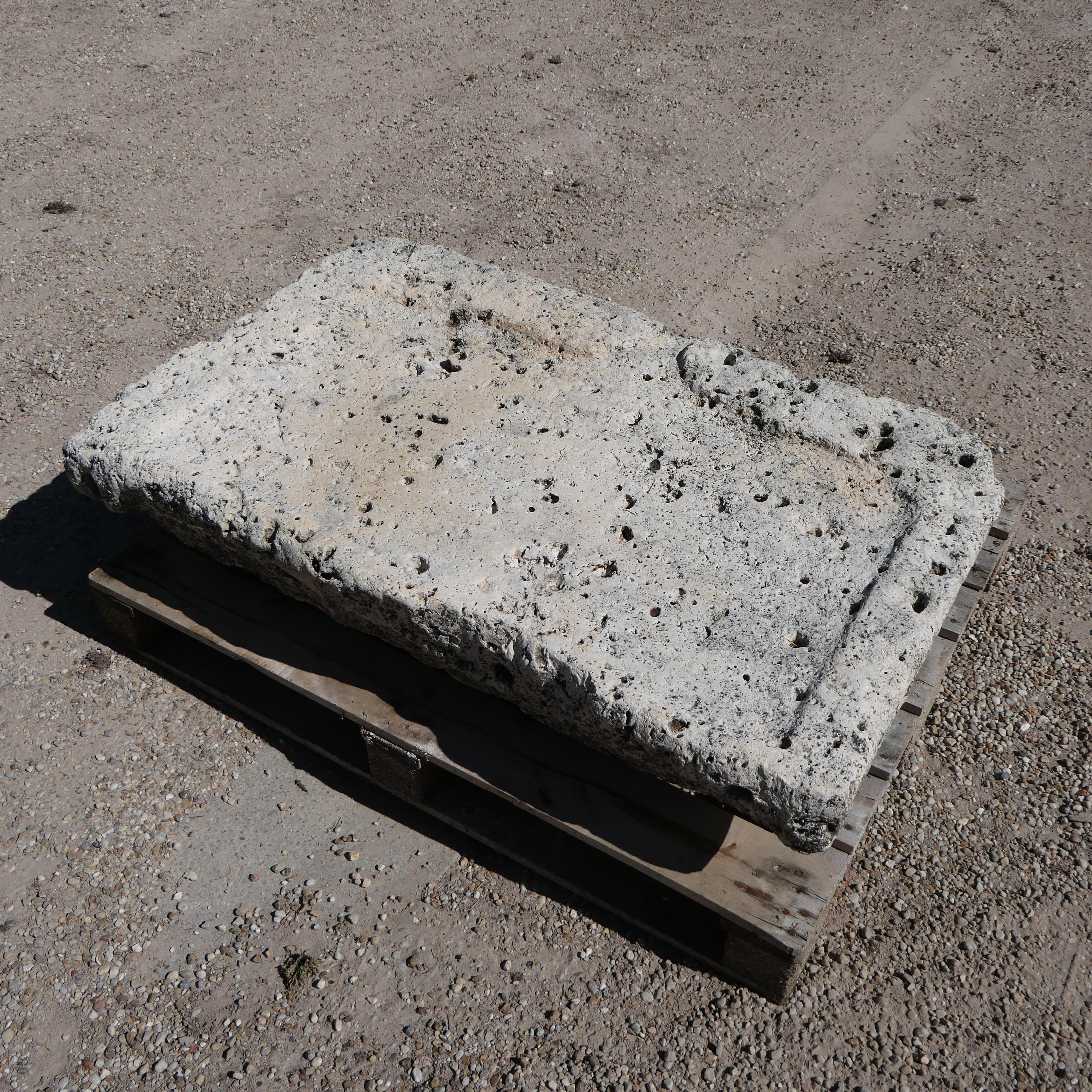 Early Hand-Carved Stone Sink – Exceptional Weathered Surface In Fair Condition For Sale In COULLONS, FR