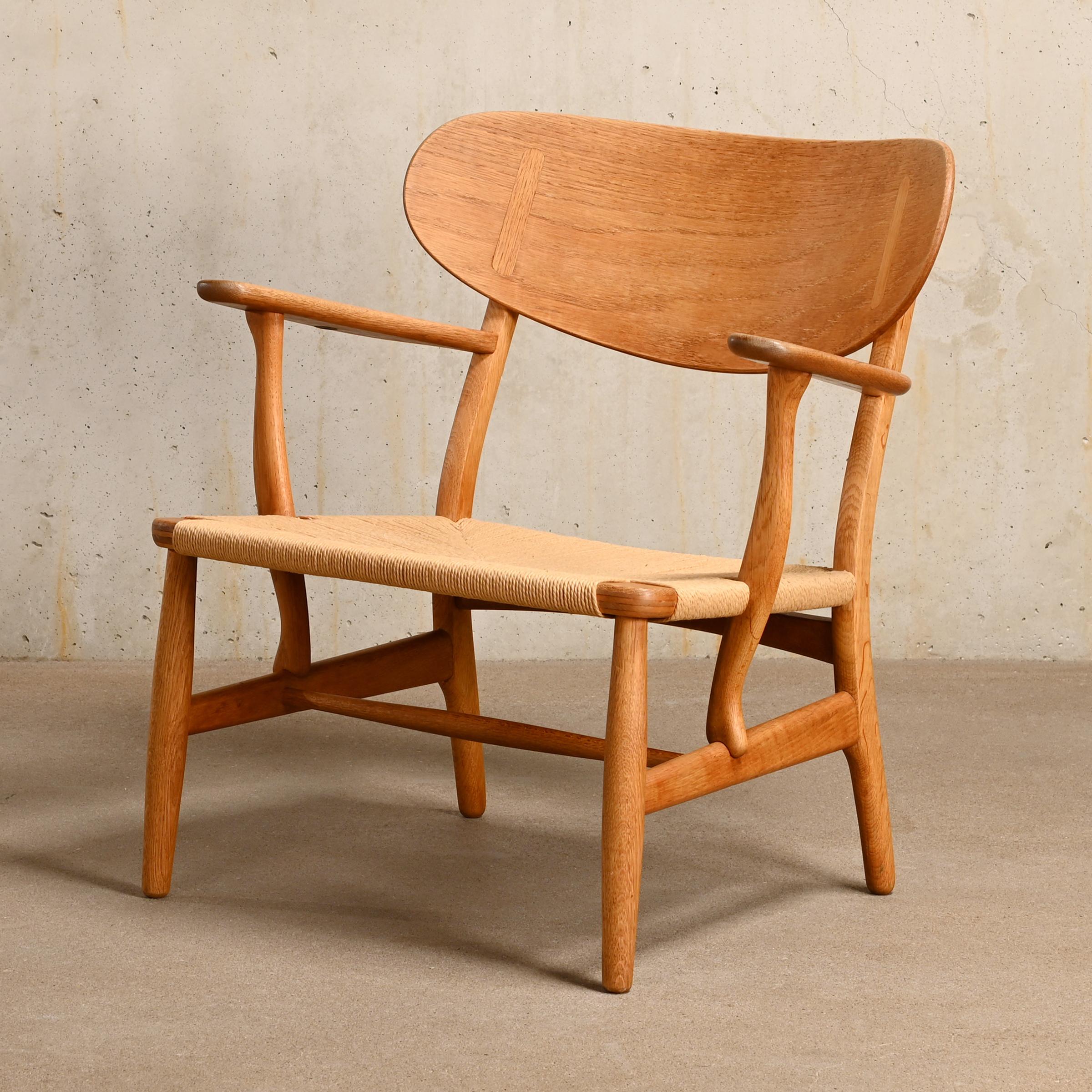 Papercord Early Hans J. Wegner CH22 Easy Chair in Oak and Paper-Cord for Carl Hansen & Son