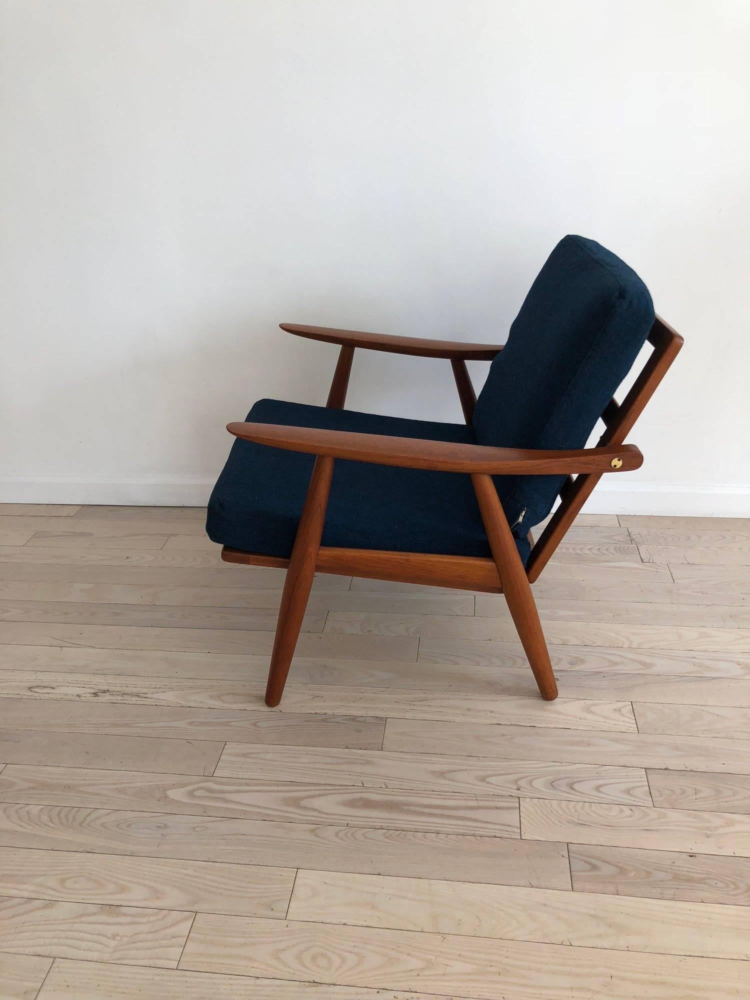 Mid-20th Century Early Hans J Wegner GE-270 Easy Chair in Teak, Made in Denmark