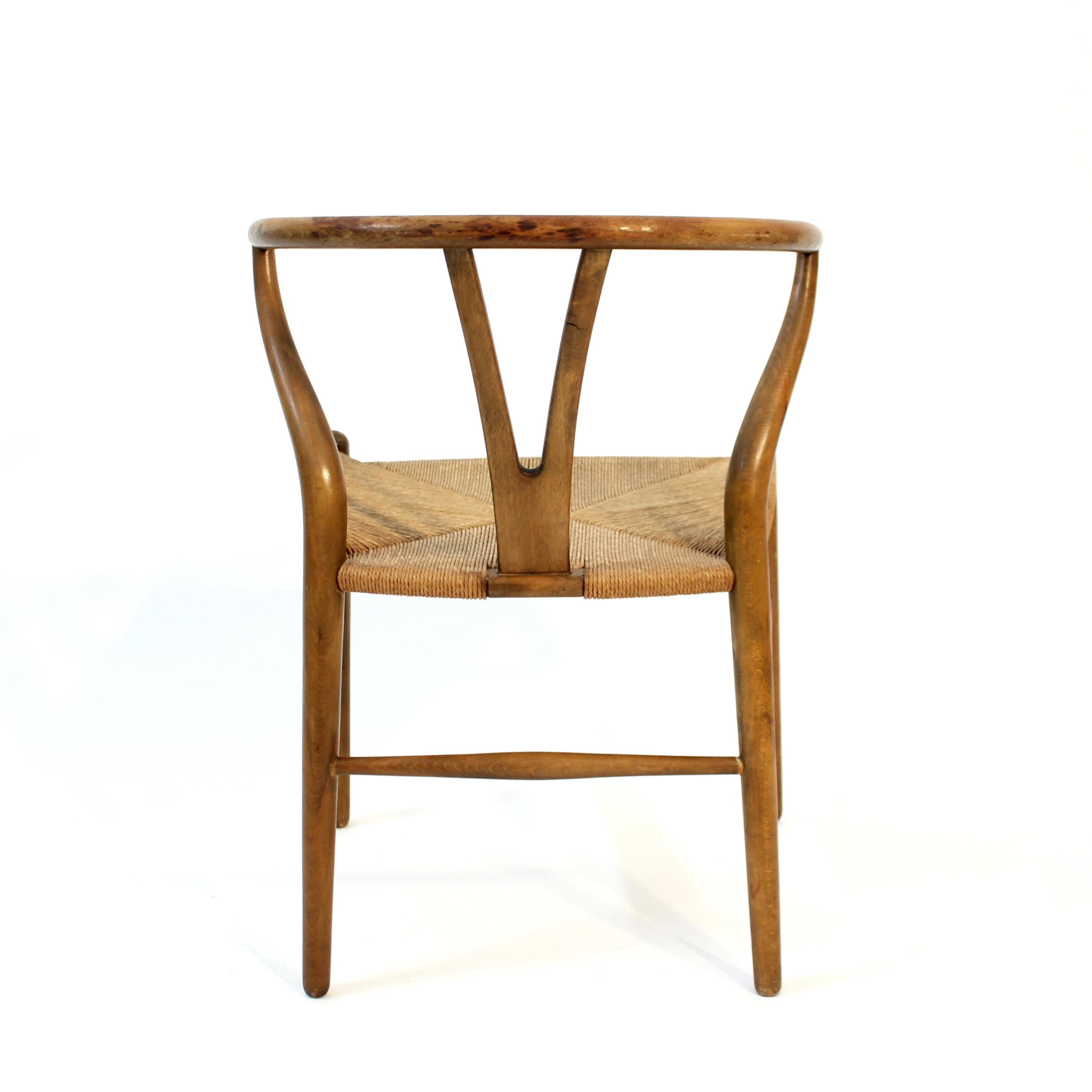 Early Hans J. Wegner, model CH24, Wishbone chair, Carl Hansen & Søn, 1960s For Sale 5
